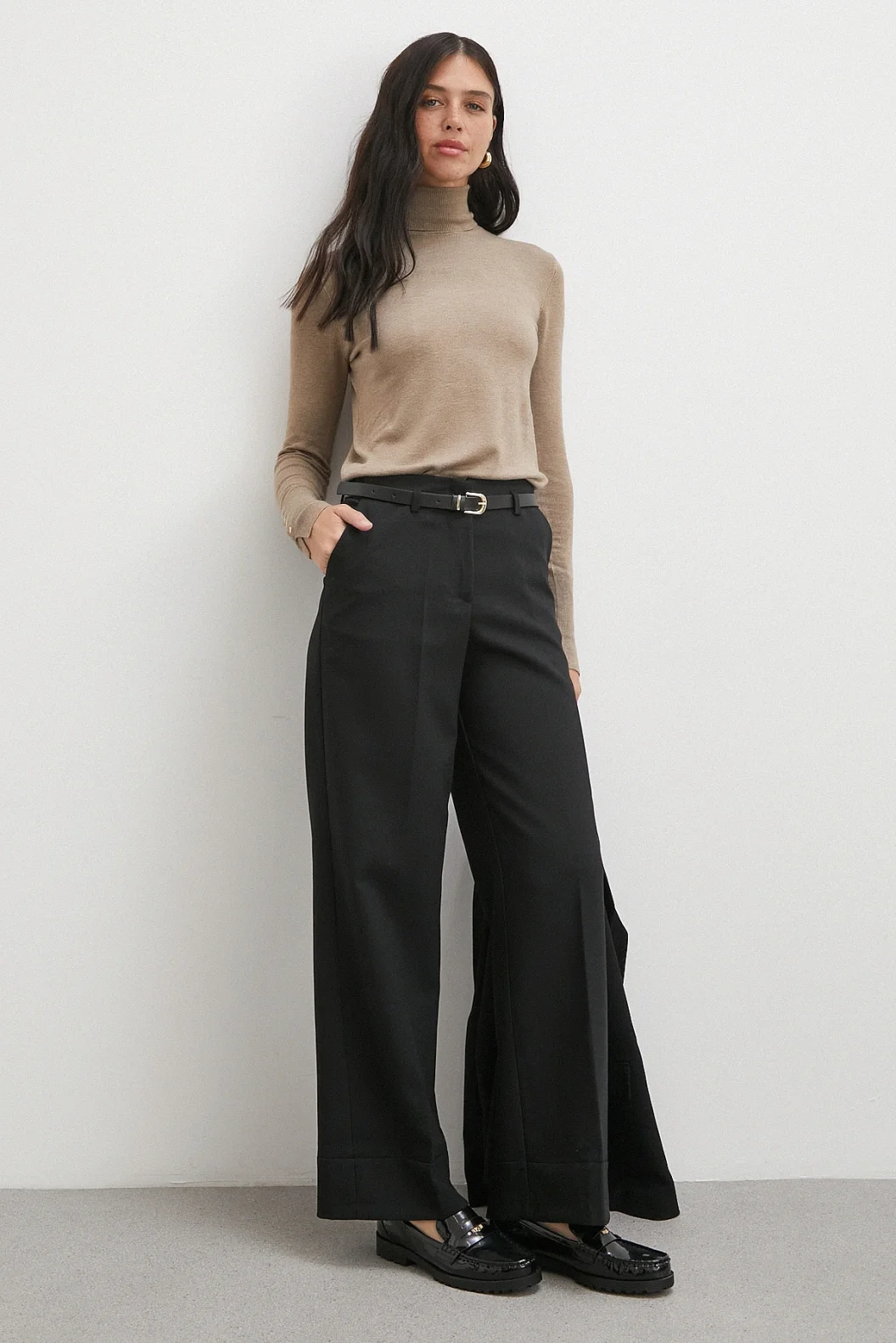 Yüksek Bel Paça Detaylı Kemerli Pantolon Siyah