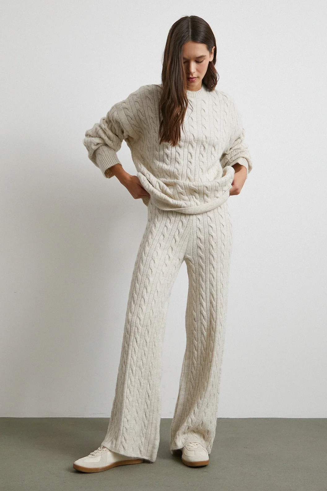 Desenli Şardonlu Triko Takım Ekru