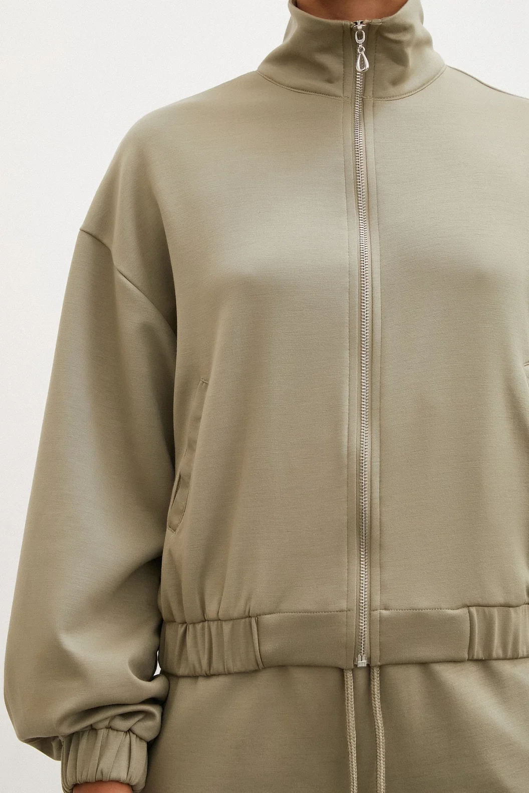 سويت شيرت بسحّاب - جاجلا