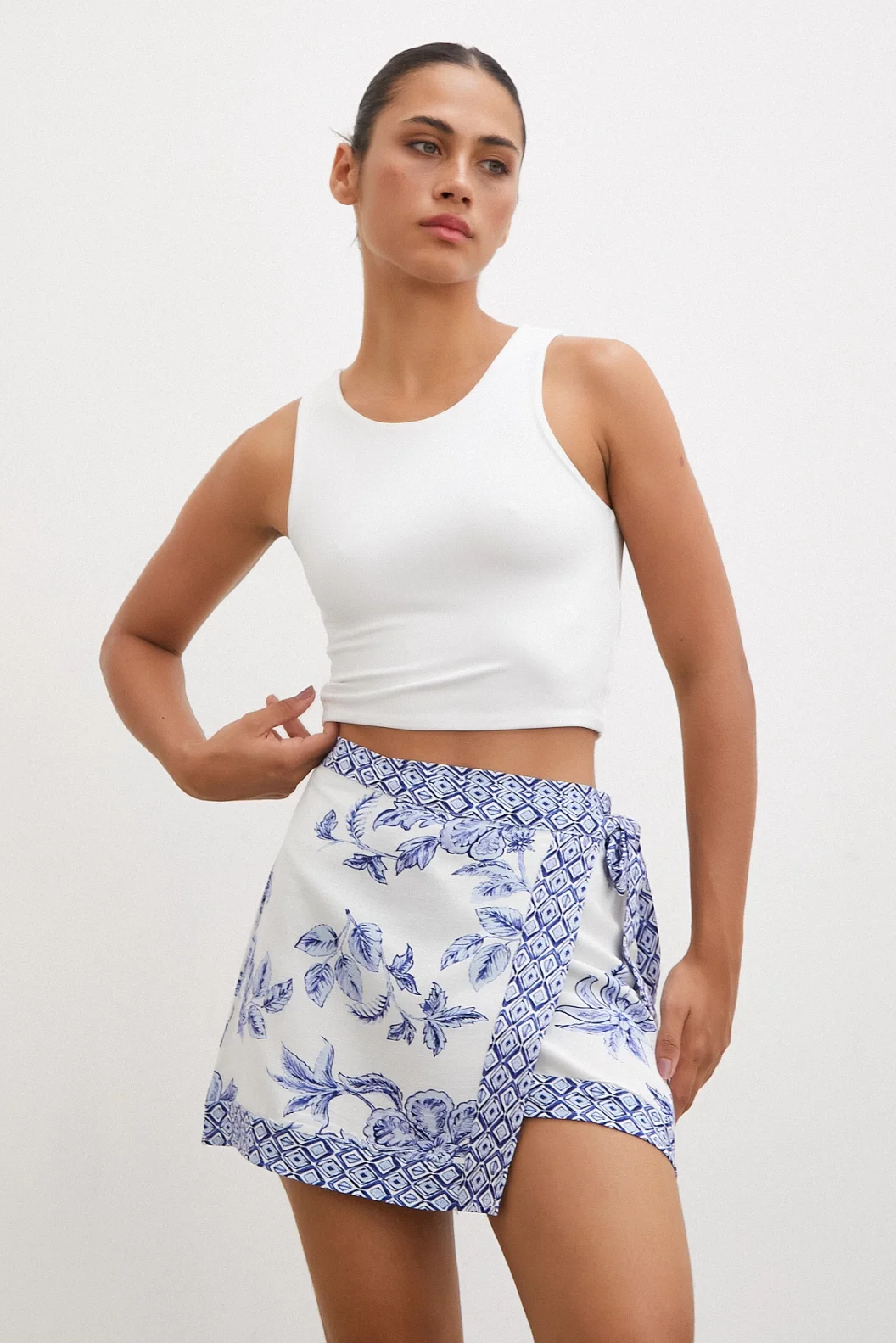 نمط قصير للجينز العرقي أزرق