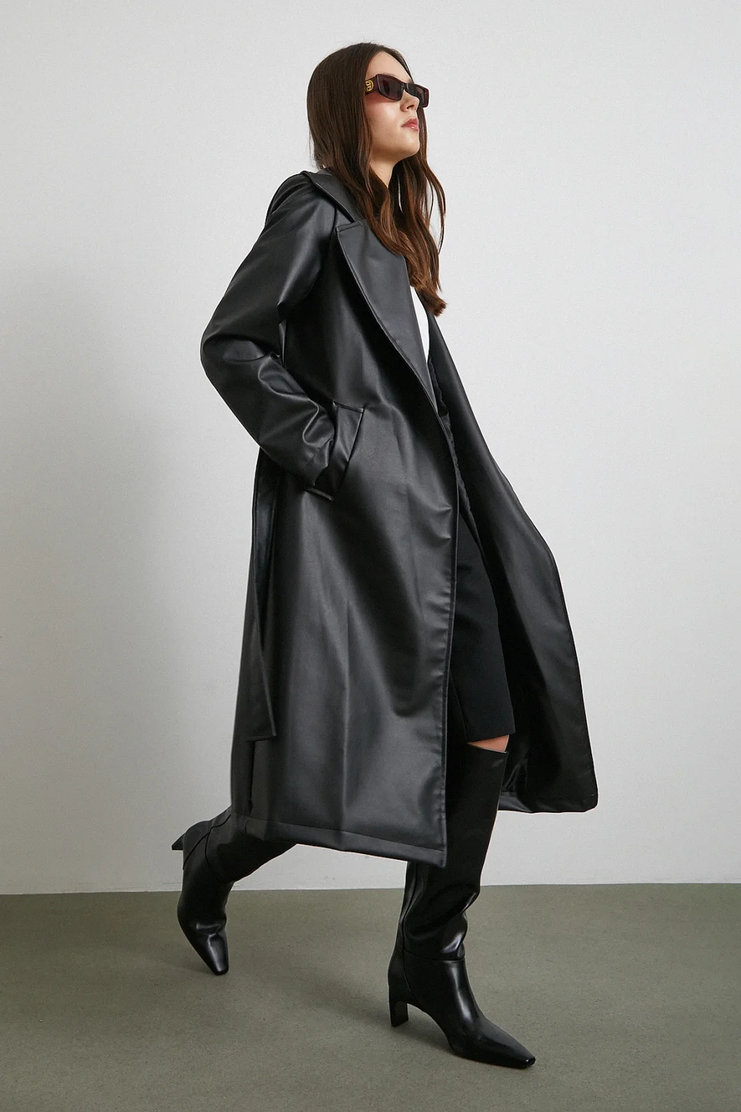 Kuşaklı Deri Pardesü Siyah