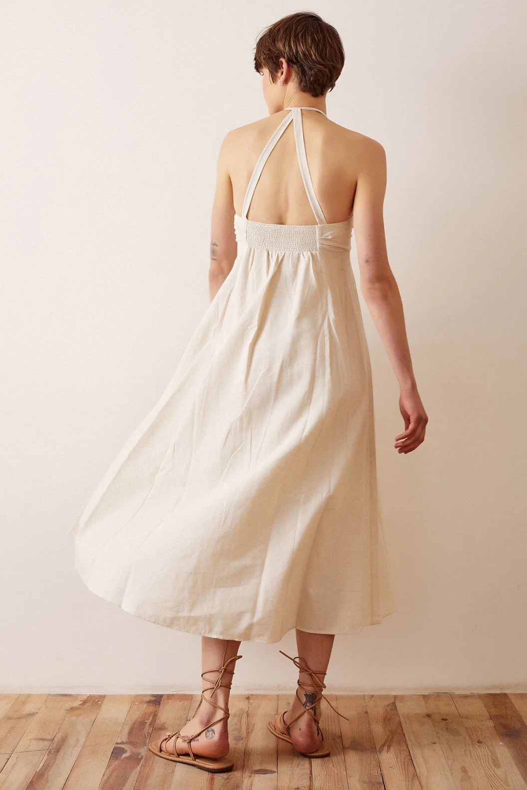 Rückenfreies Trägerkleid Creme