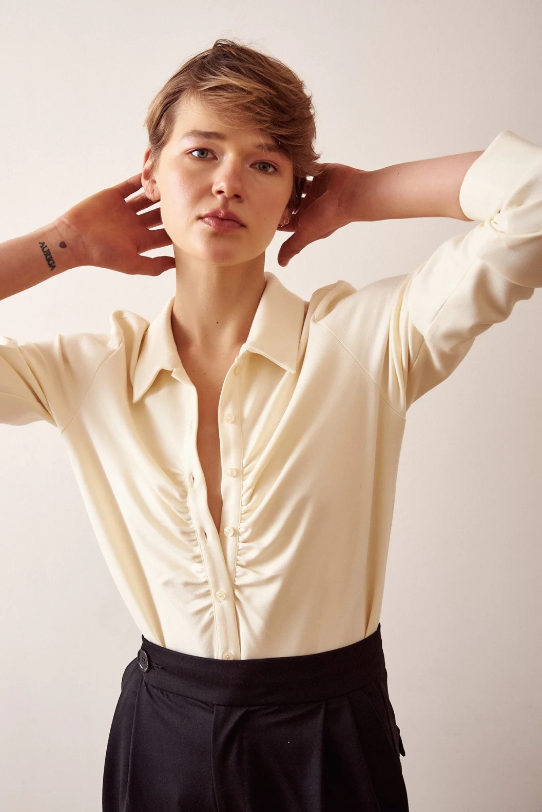Büzgülü Gömlek Ekru