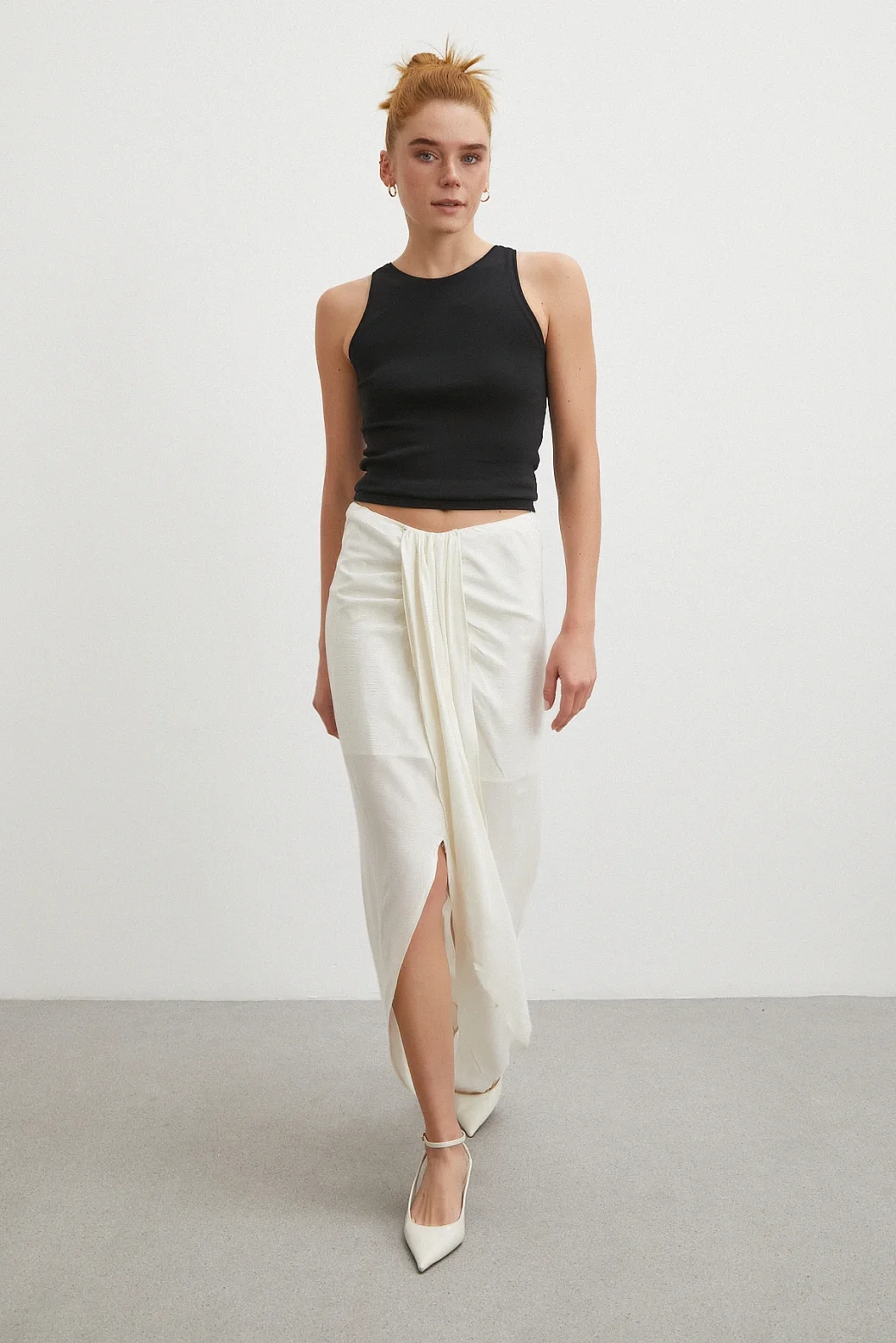 Önü Bağlamalı Yırtmaçlı Etek Ekru