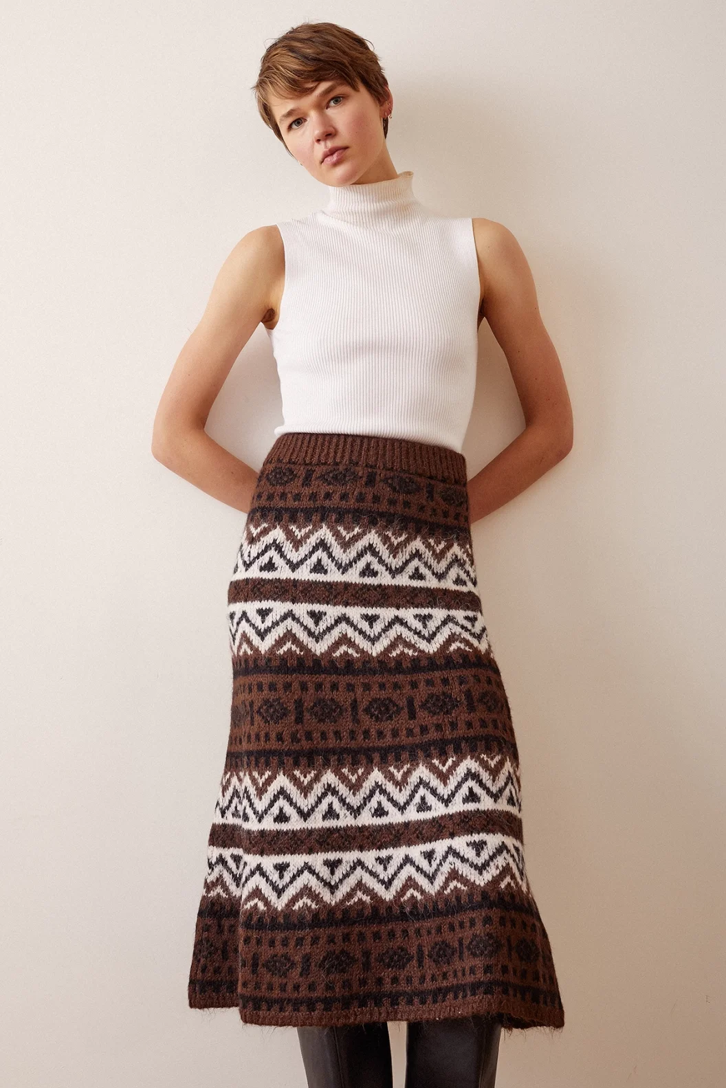 Patterned Long Knit Skirt Brown