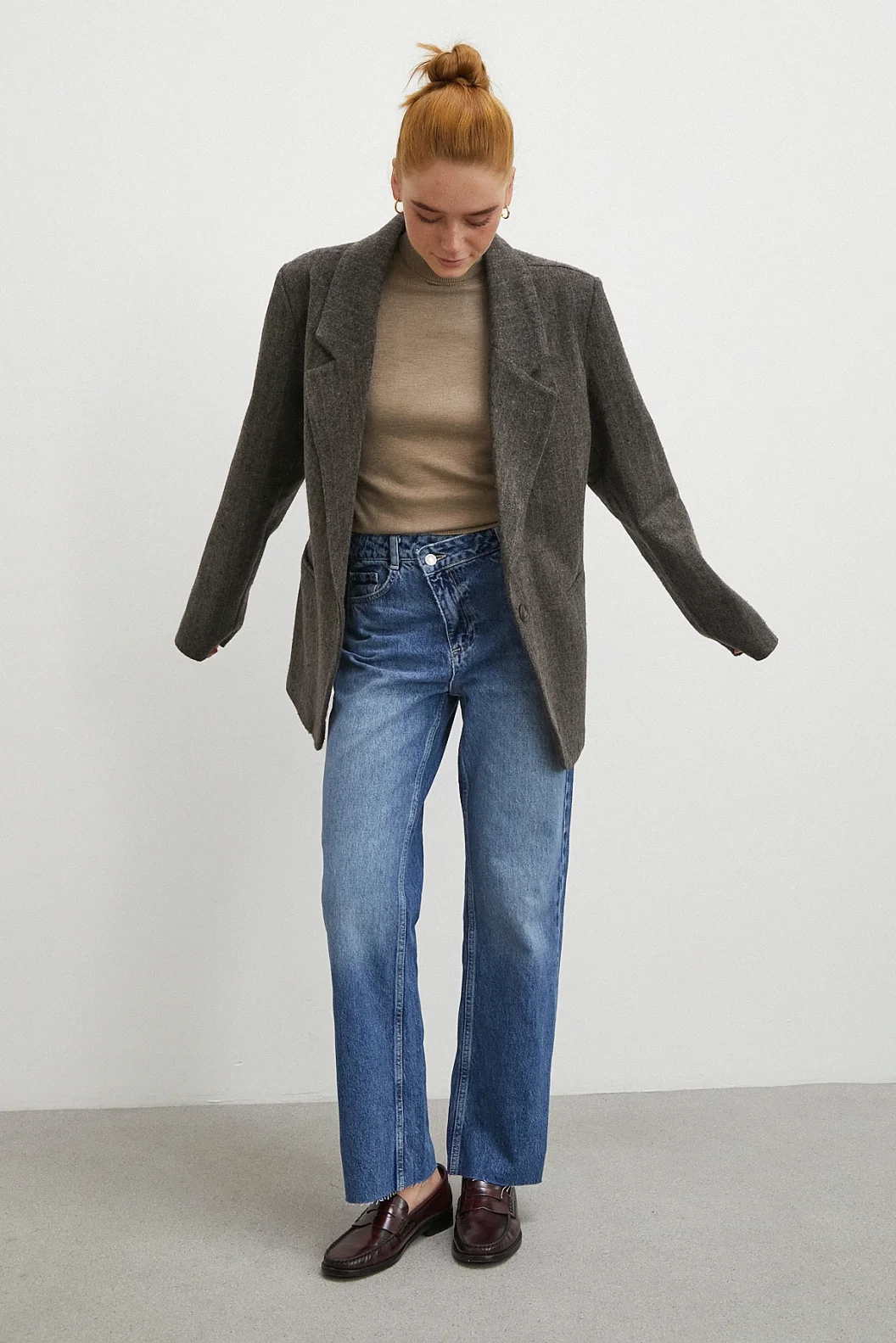 Çapraz Fermuarlı Kesik Paça Düğmeli Jean Lacivert