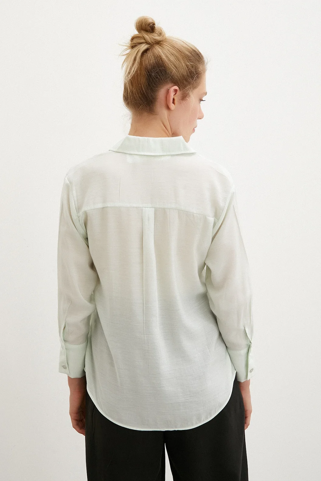V-Neck Ribbed Shirt Mint