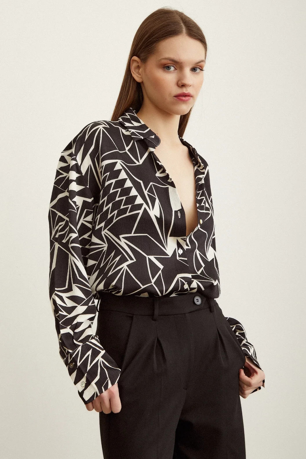 Geschichtete Reliefmuster Shirt Schwarz