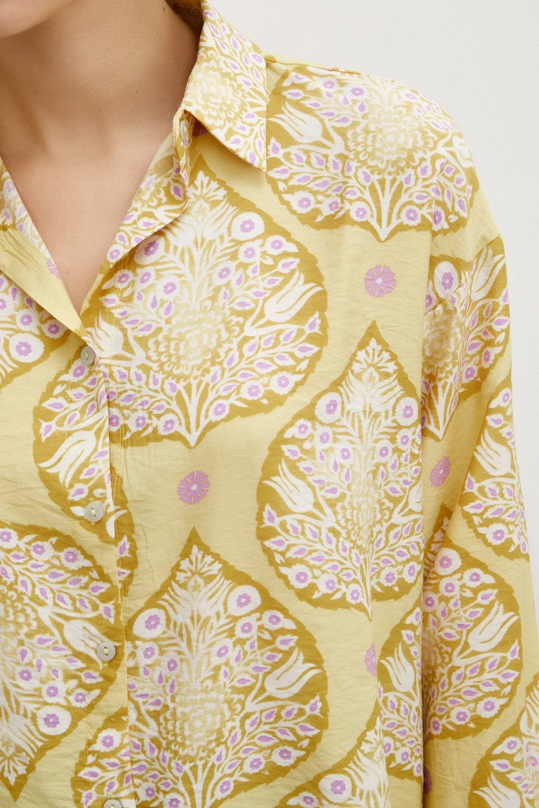 قميص مودال بنمط سيراميك أصفر