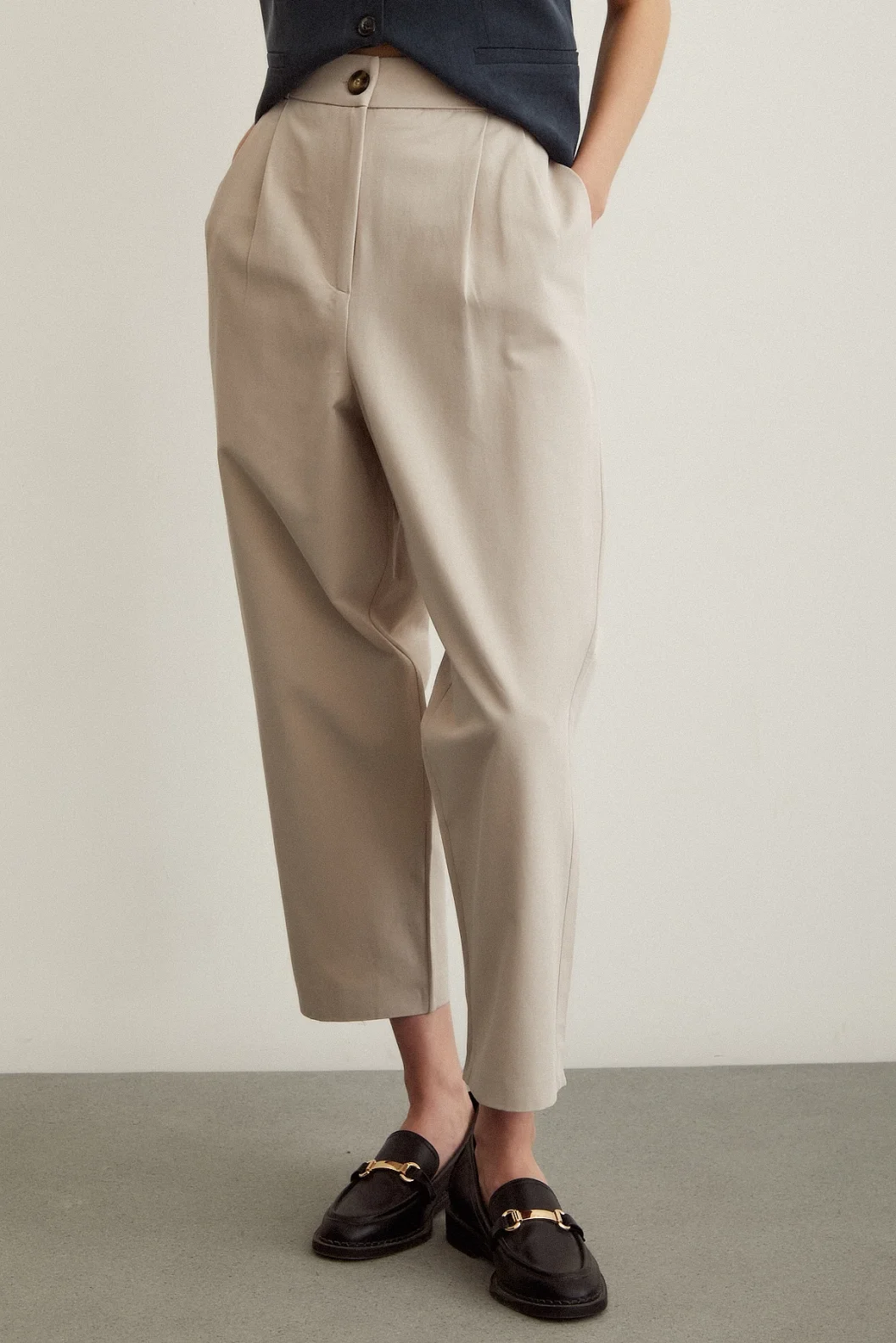 سروال مزدوج السحاب من الأمام