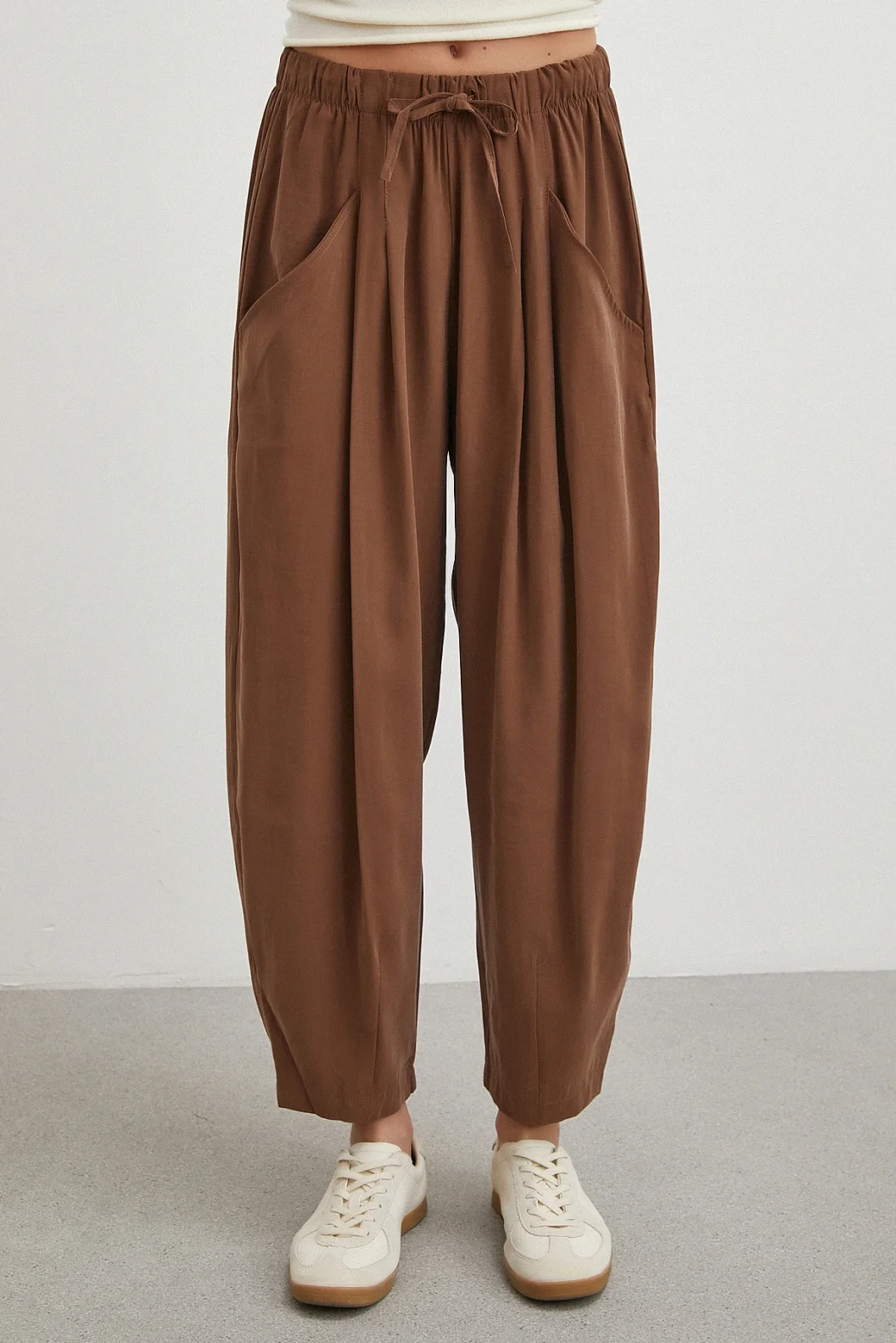 Bağcıklı Beli Lastikli Pileli Pantolon Kahve