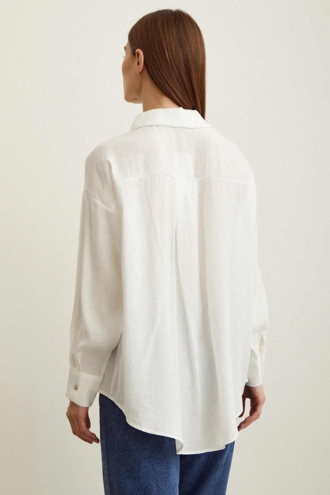 Basic Modal قميص أبيض كريمي