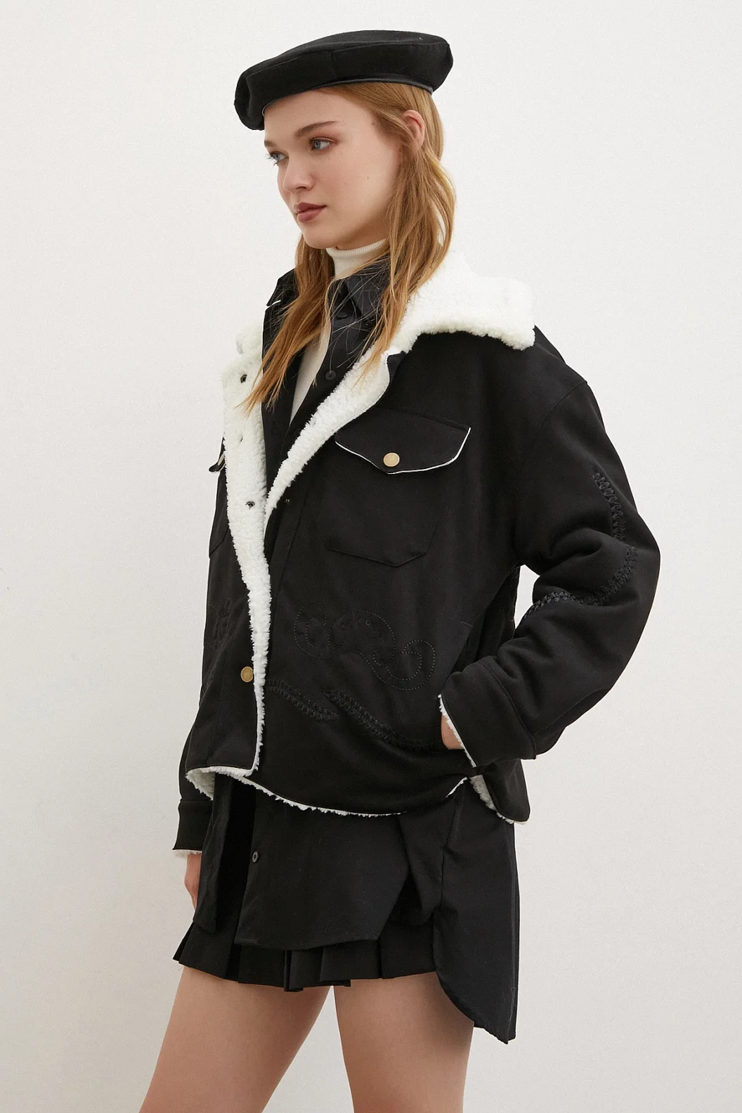 Velours gefütterte Jacke in Schwarz