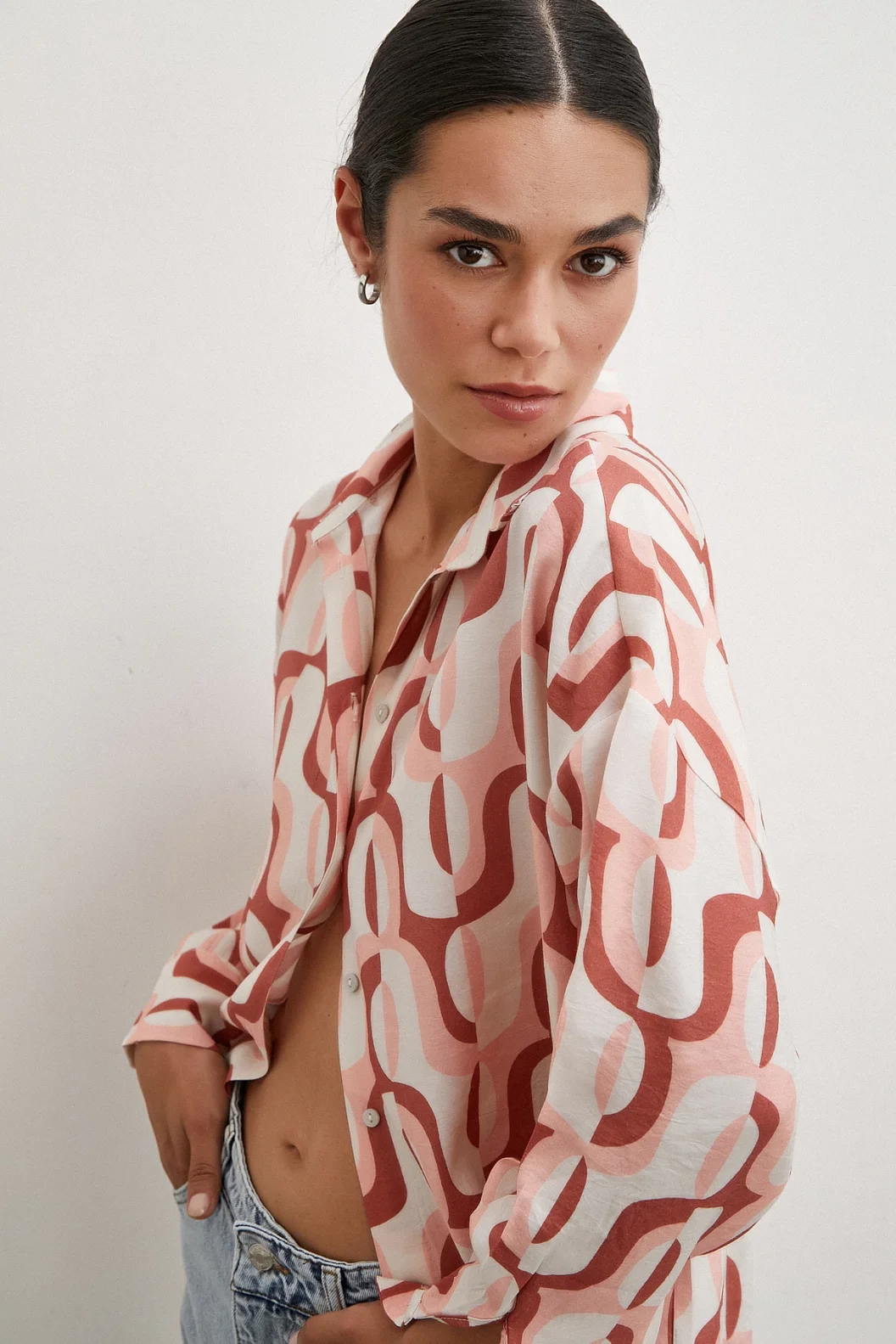 قميص بوب كريم التسعينيات