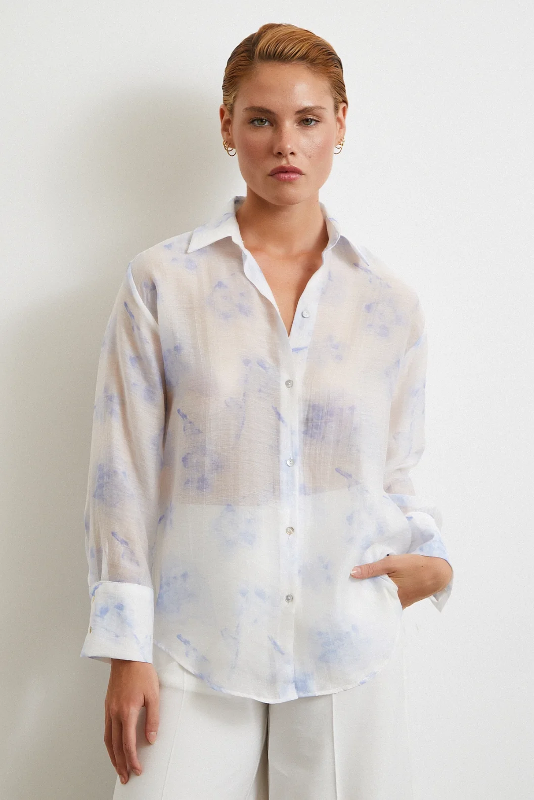 قميص تول بنمط عضوي بلون أزرق