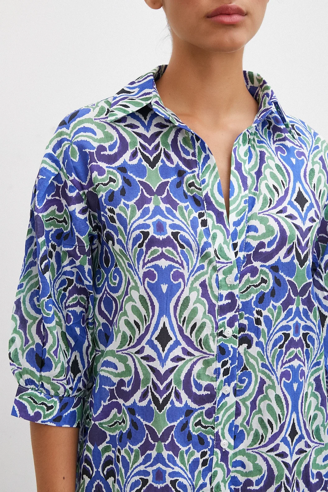 الجبهة بأزرار السوستة فستان العريس الفقير أزرق داكن