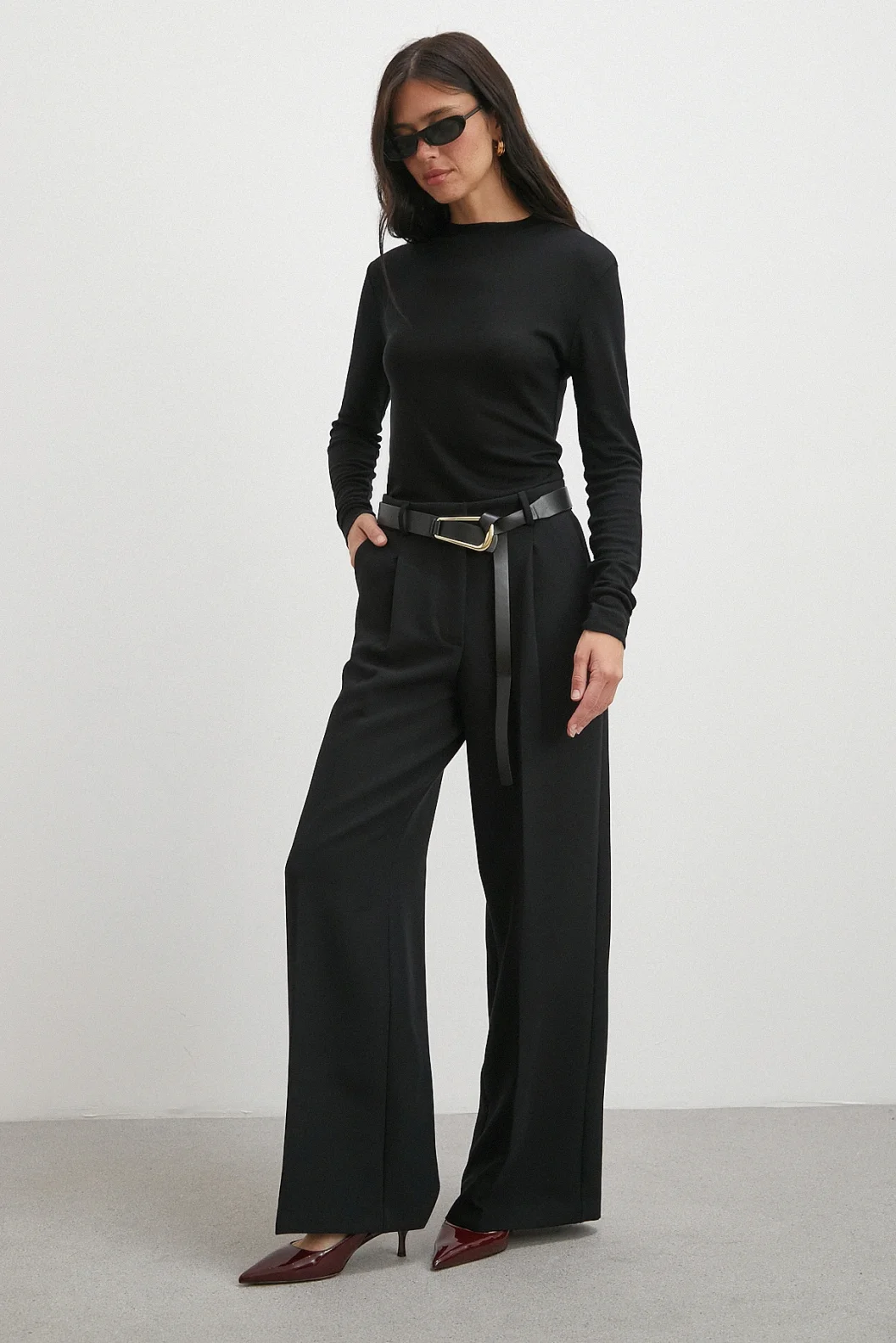 Deri Kemerli Geniş Paça Pantolon Siyah