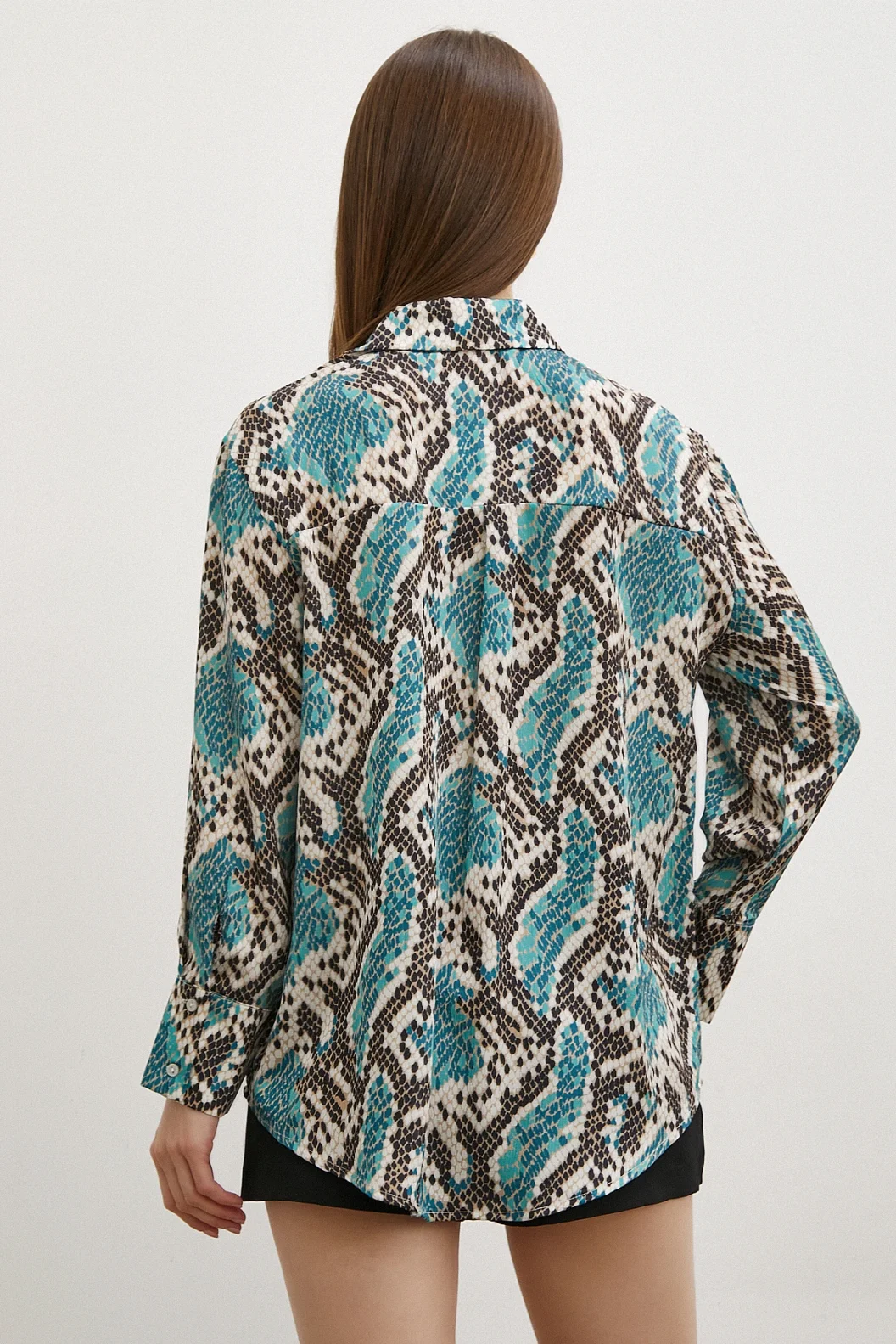 Schlangenmuster Satinbluse Grün