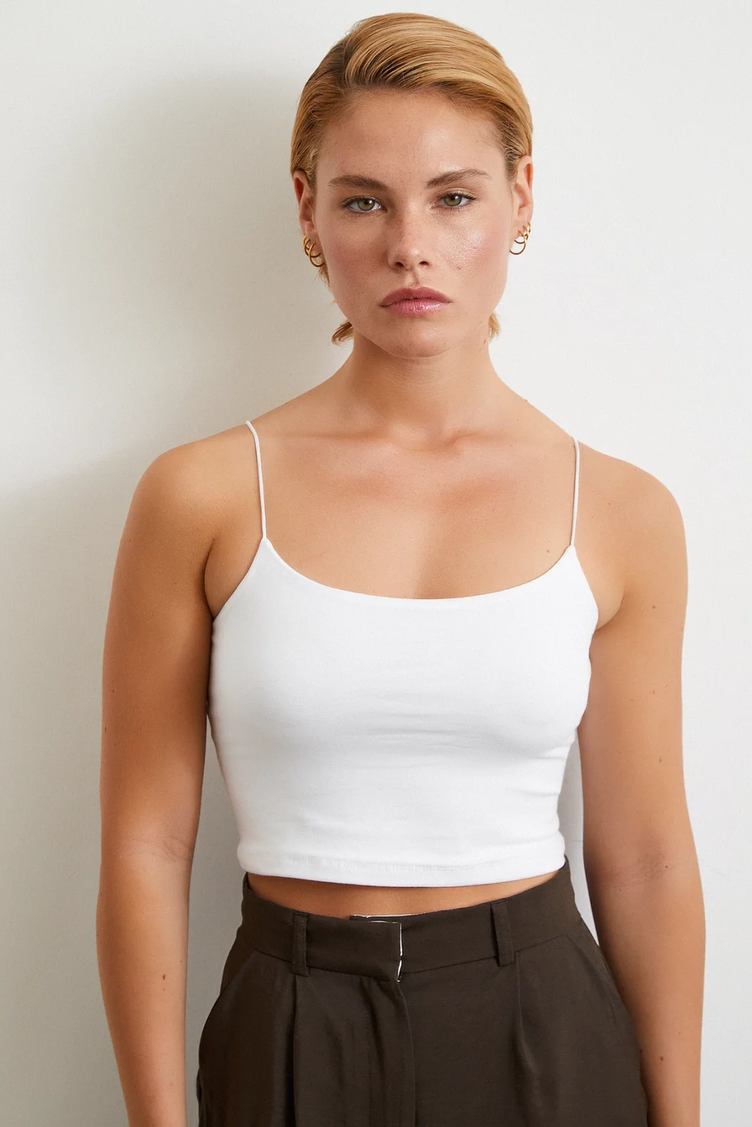 Lastik Askılı Top Beyaz