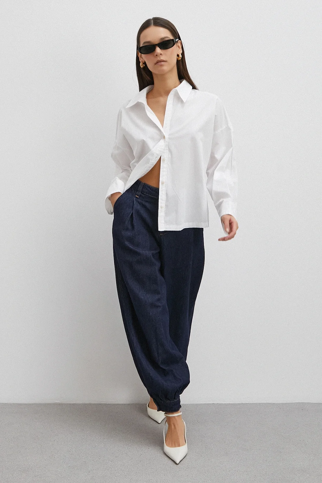 Paçası Düğmeli Yüksek Bel Mom Jean Lacivert