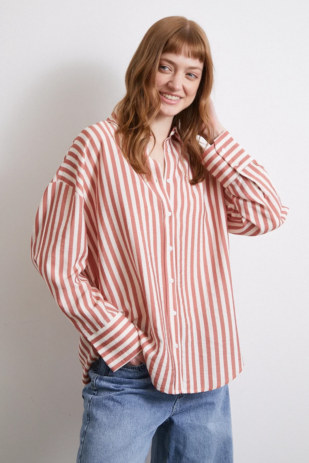 Gestreiftes T-Shirt Lehm