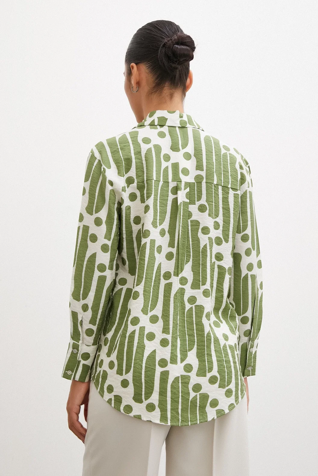 قميص نمط الغزل الحديث أخضر