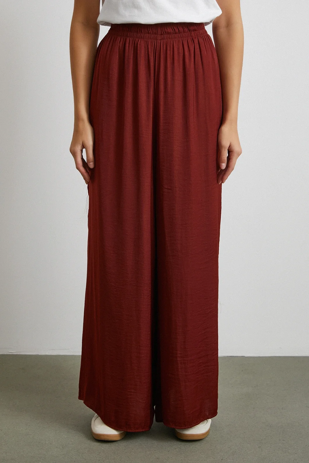 Beli Lastikli Dökümlü Geniş Paça Pantolon Kahve