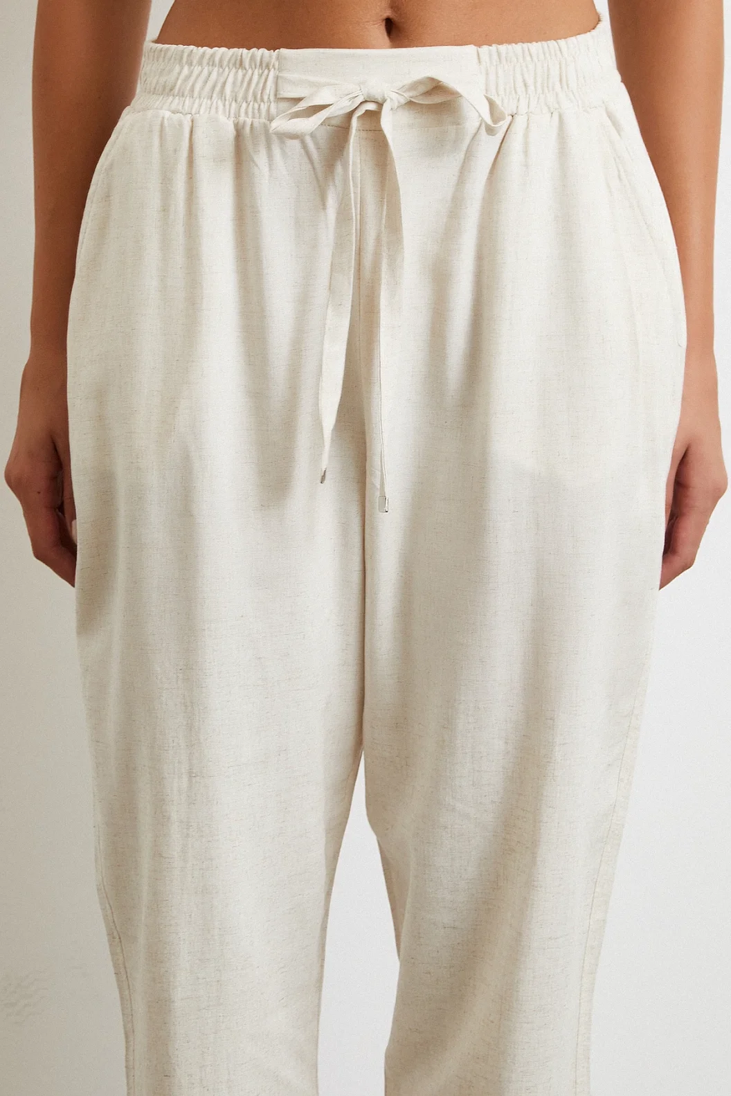 سروال كلاسيكي بخصر مطاطي بيج