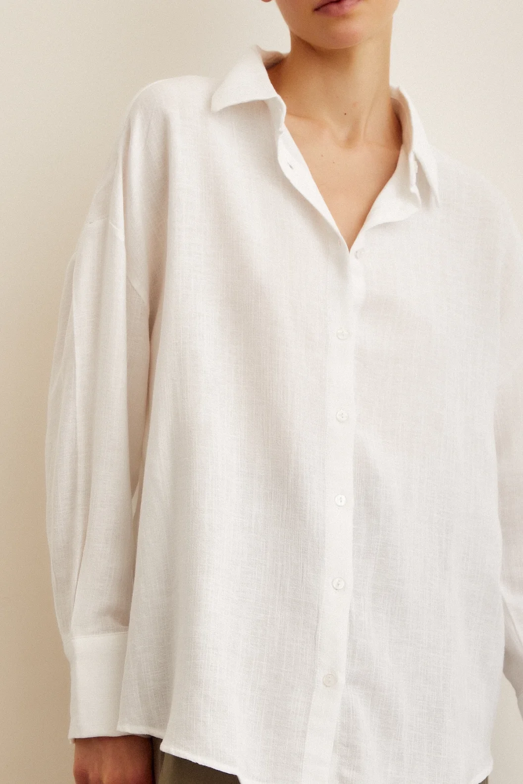 قميص روبالي أوفيرسايز أبيض