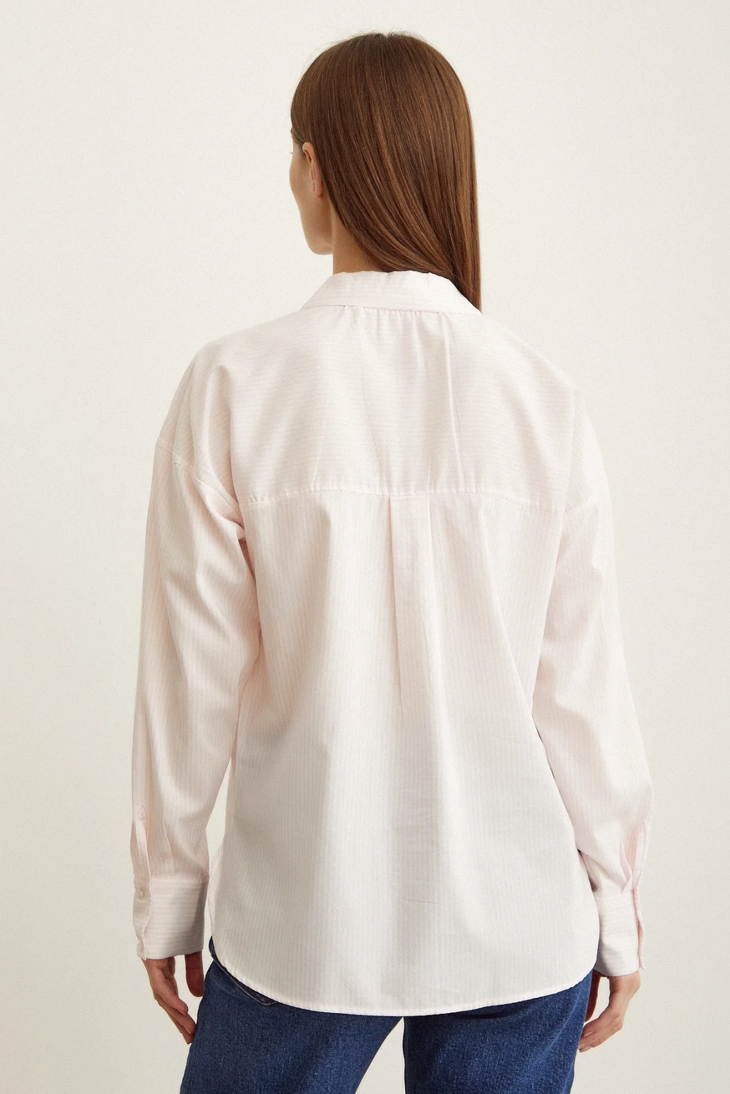 قميص مخطط بودرة