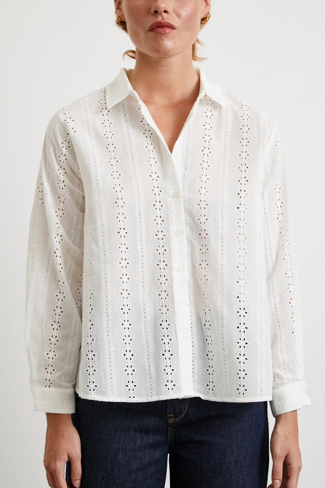 Fisto İşlemeli Gömlek Beyaz