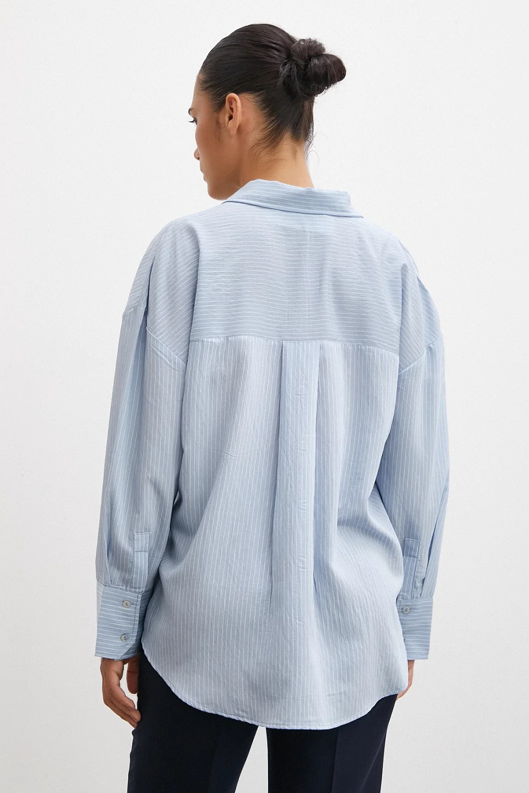 Gestreiftes Hemd mit Tasche Blau