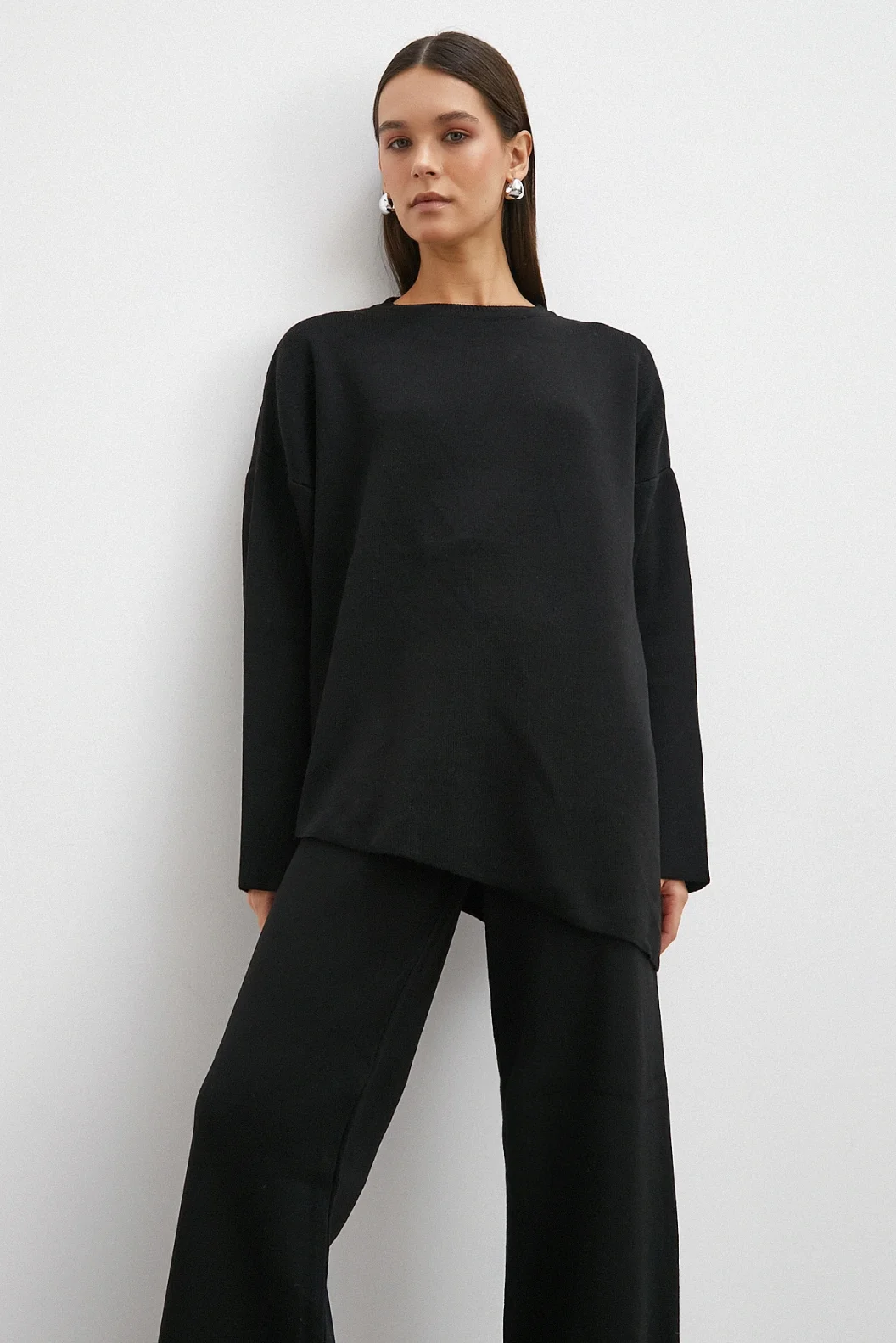 Eteği Çapraz Pantolonlu Bisiklet Yaka Takım Siyah