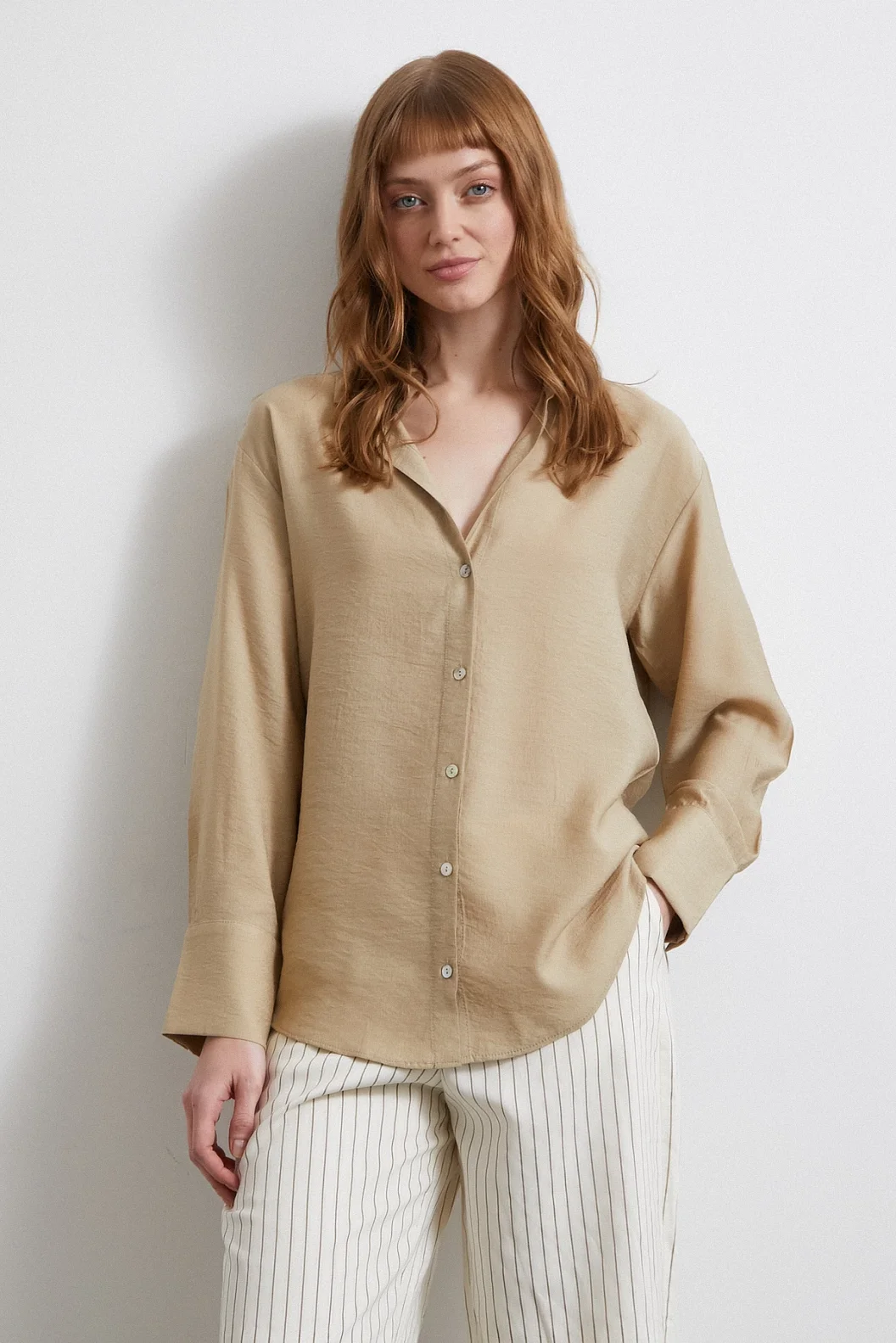 Feingewebte Satinbluse Beige