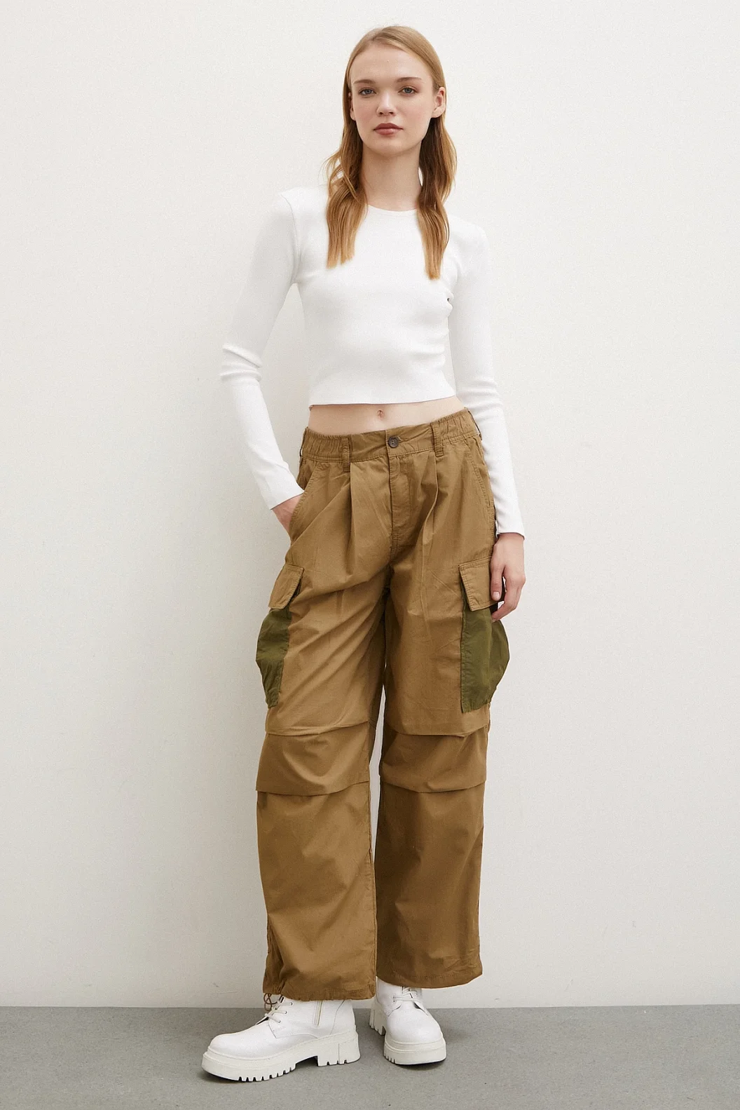 Elastic Waist Cargo Pocket Parachute Pants Khaki