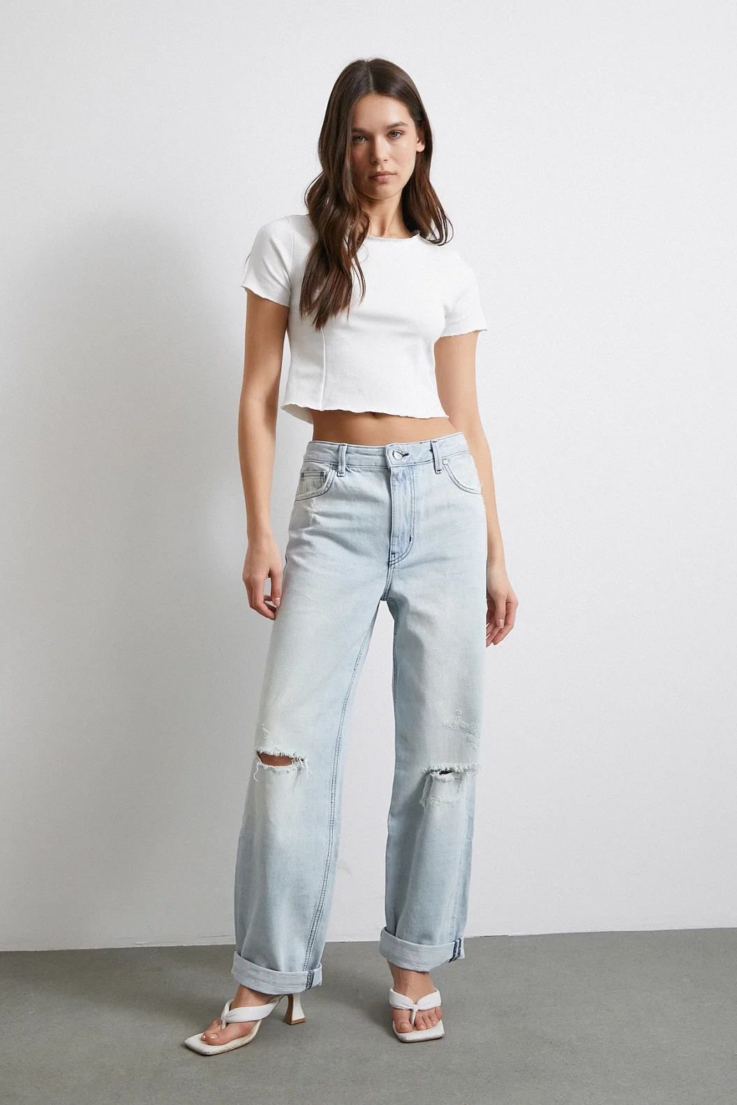 High Waist Frayed Hem Ripped Detail Jeans Ice Blue