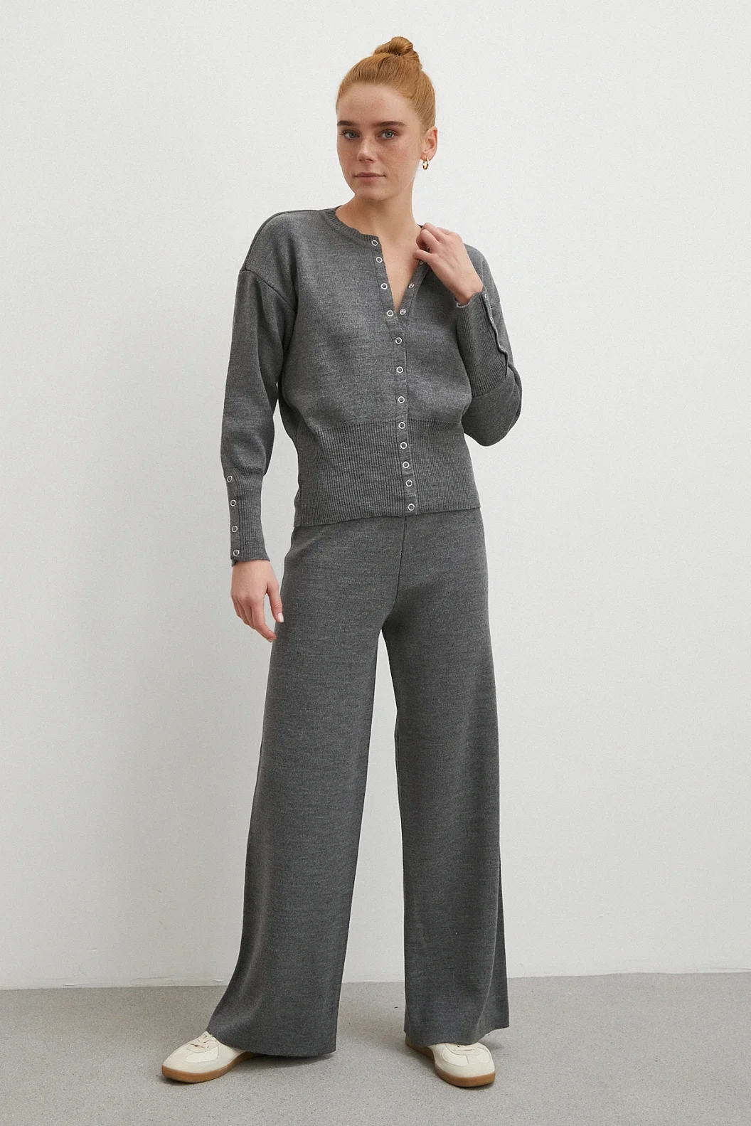 Çıtçıtlı Pantolonlu Triko Takım Antirasit