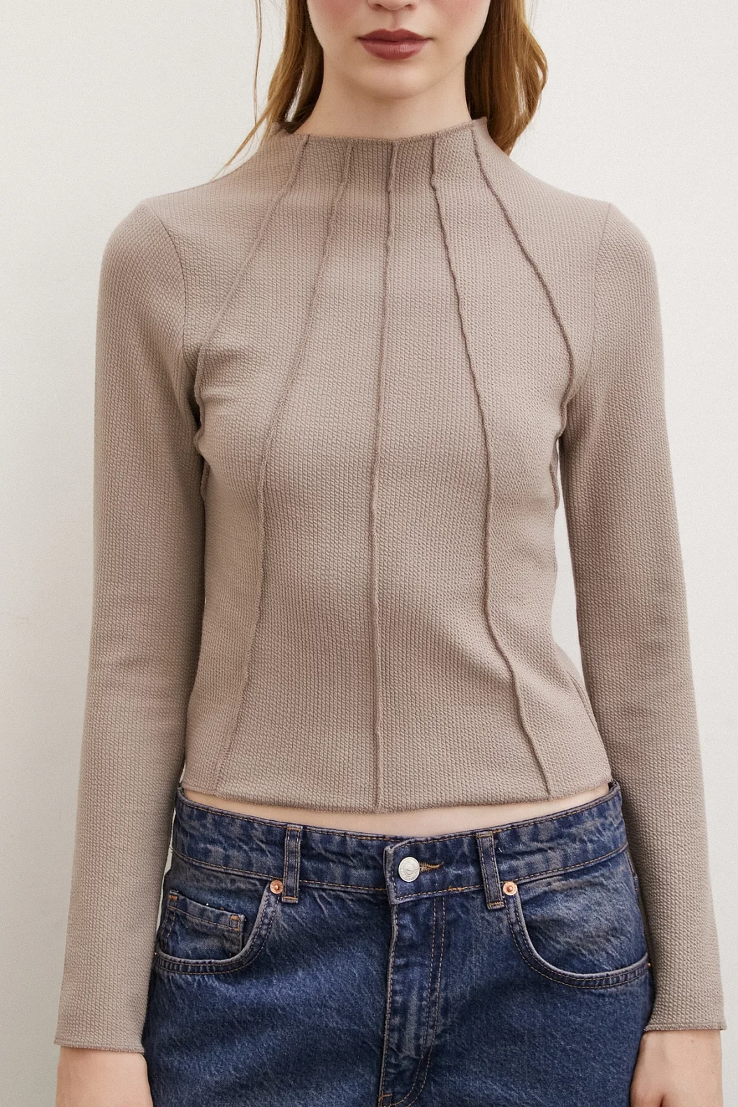 قميص مخاصم بأمام متقاطع