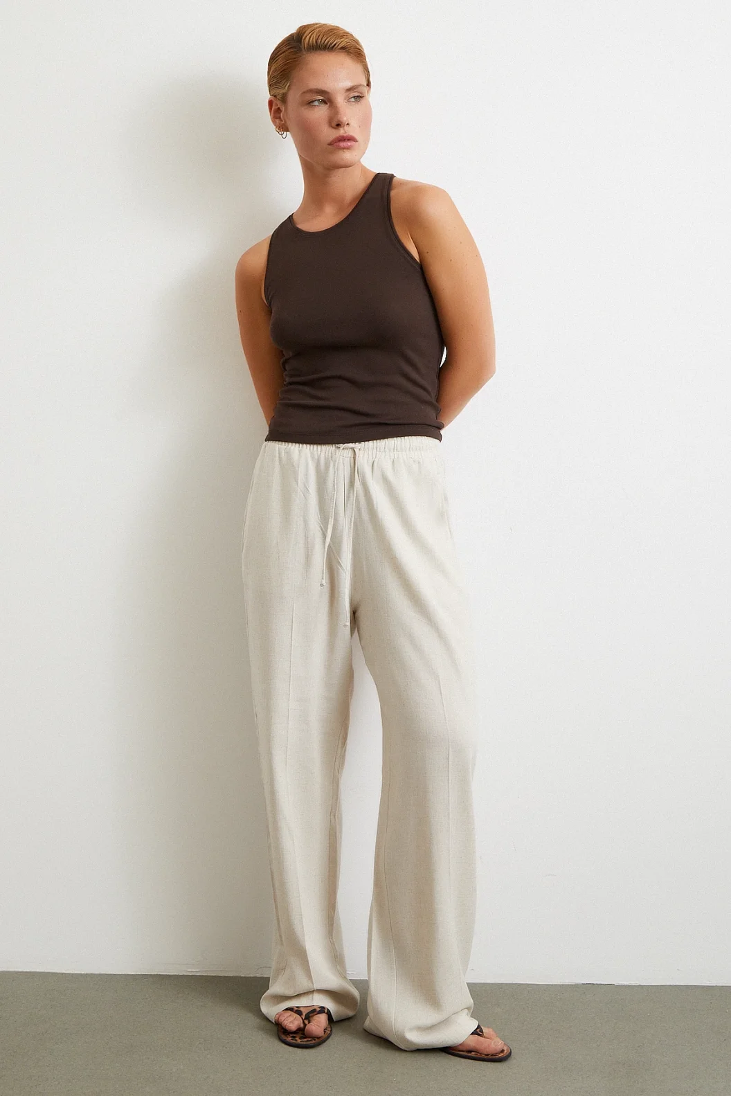 Beli Lastikli Boru Paça Pantolon Bej