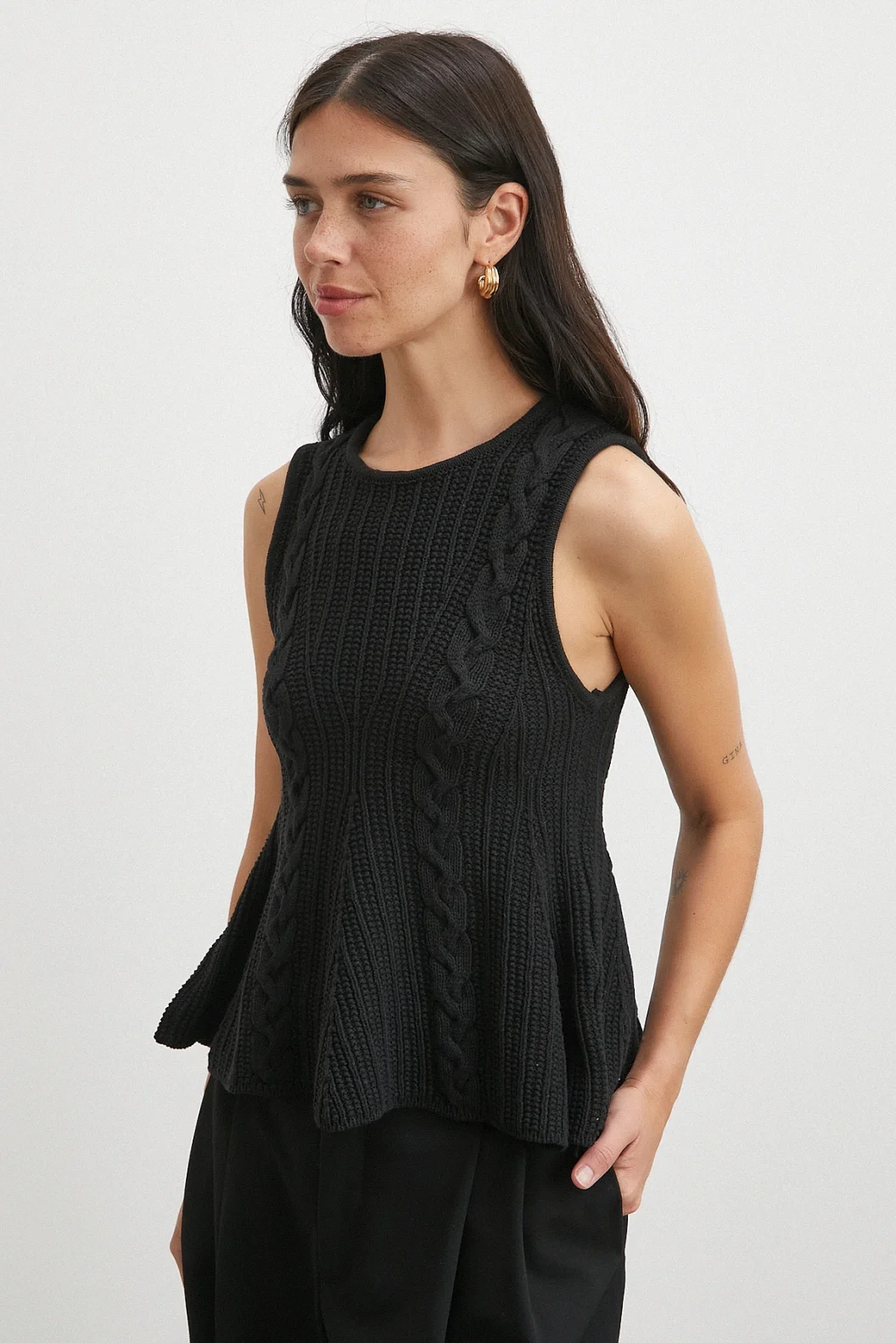 Burgu Örgü Kolsuz Triko Siyah