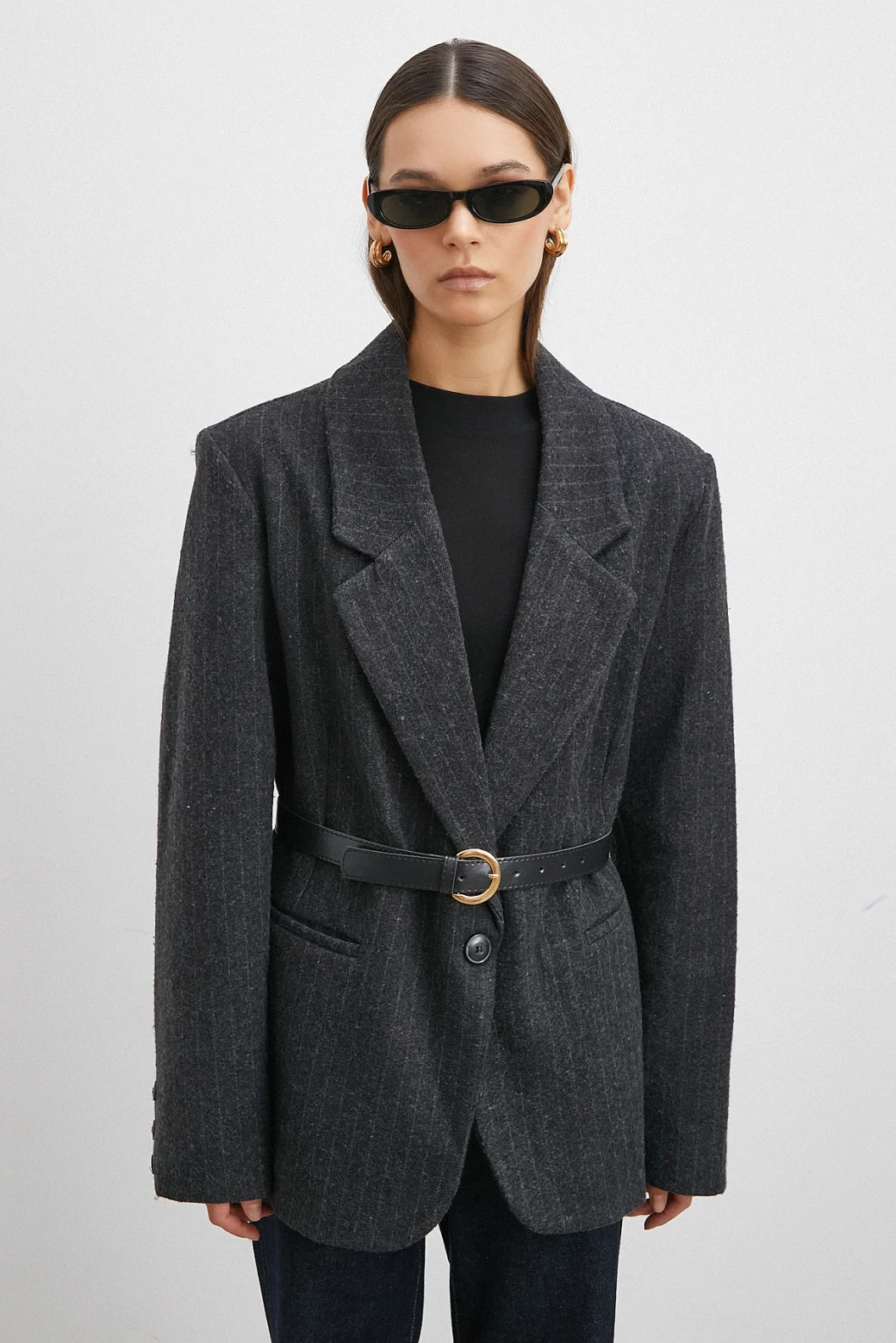 Çizgi Detaylı Kemerli Kaşe Ceket Siyah