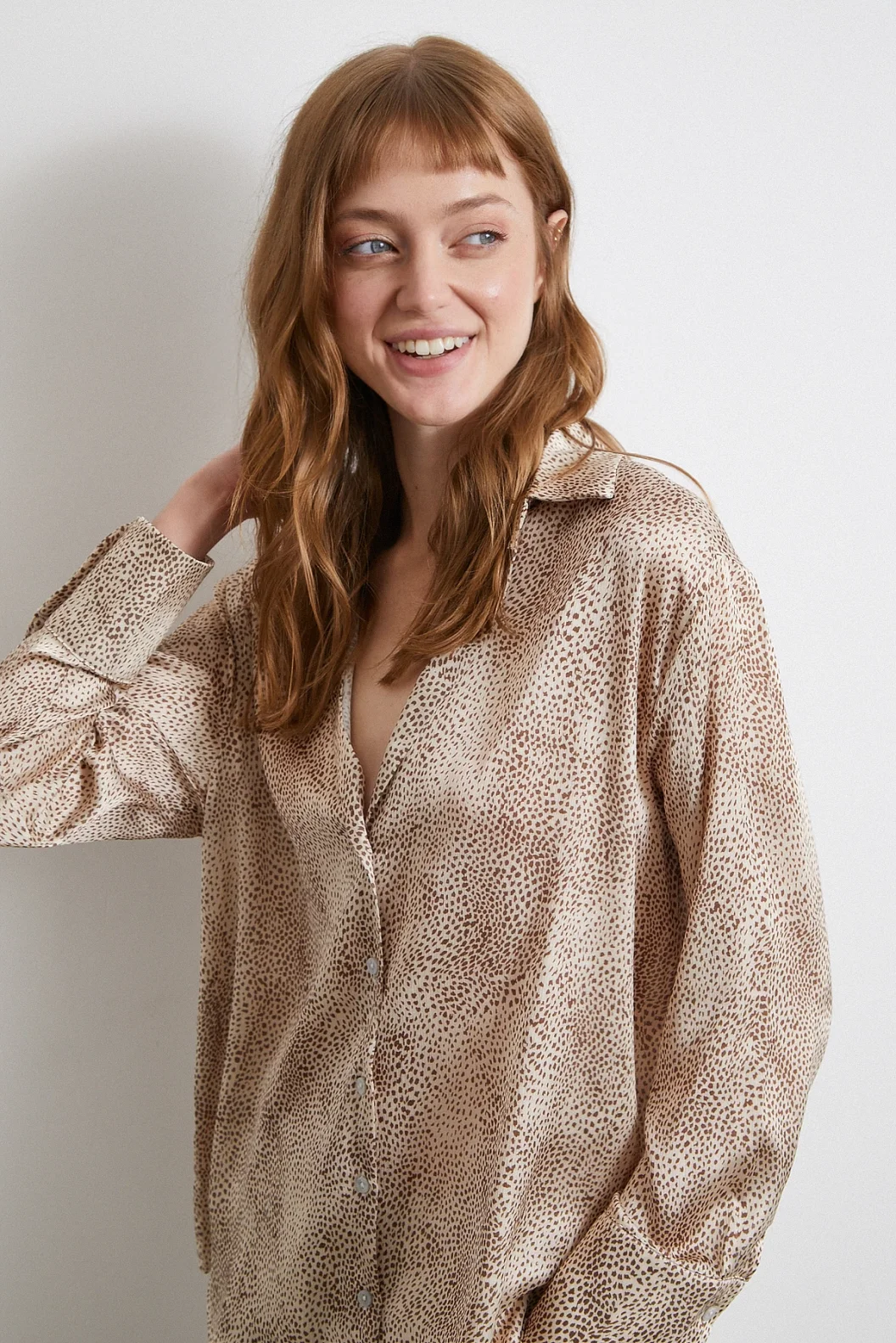 V-Neck Patterned Satin Shirt in Brown