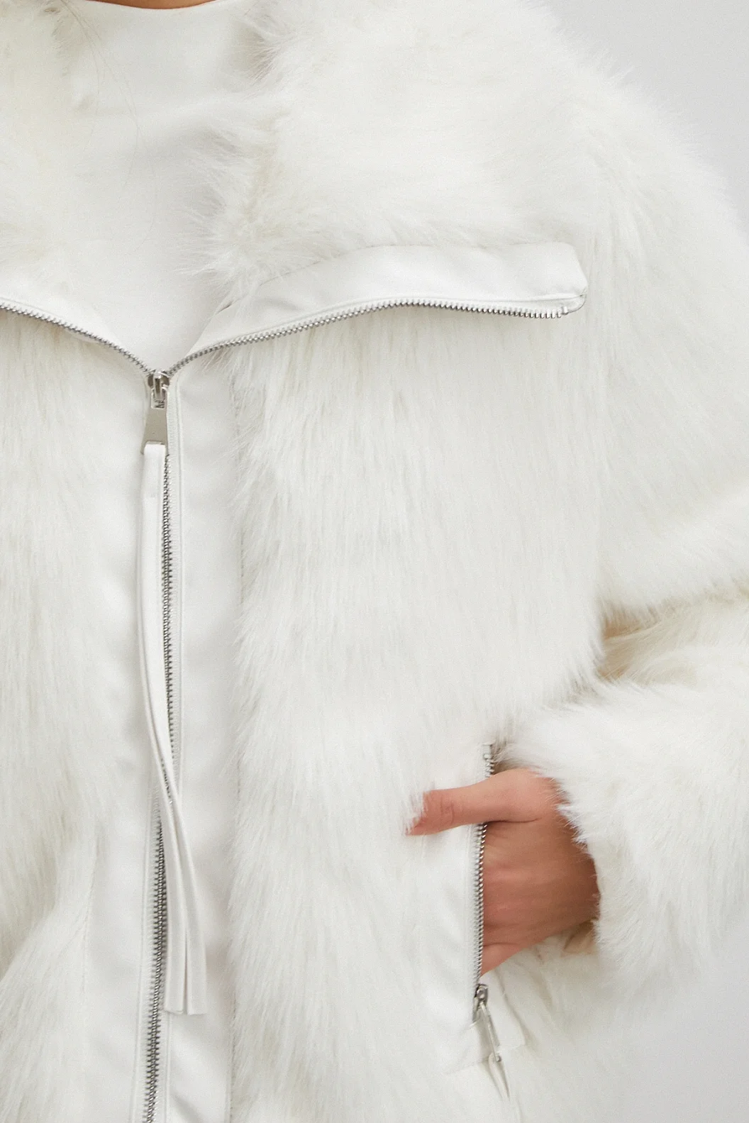 Deri Garnili Lolita Mont Beyaz