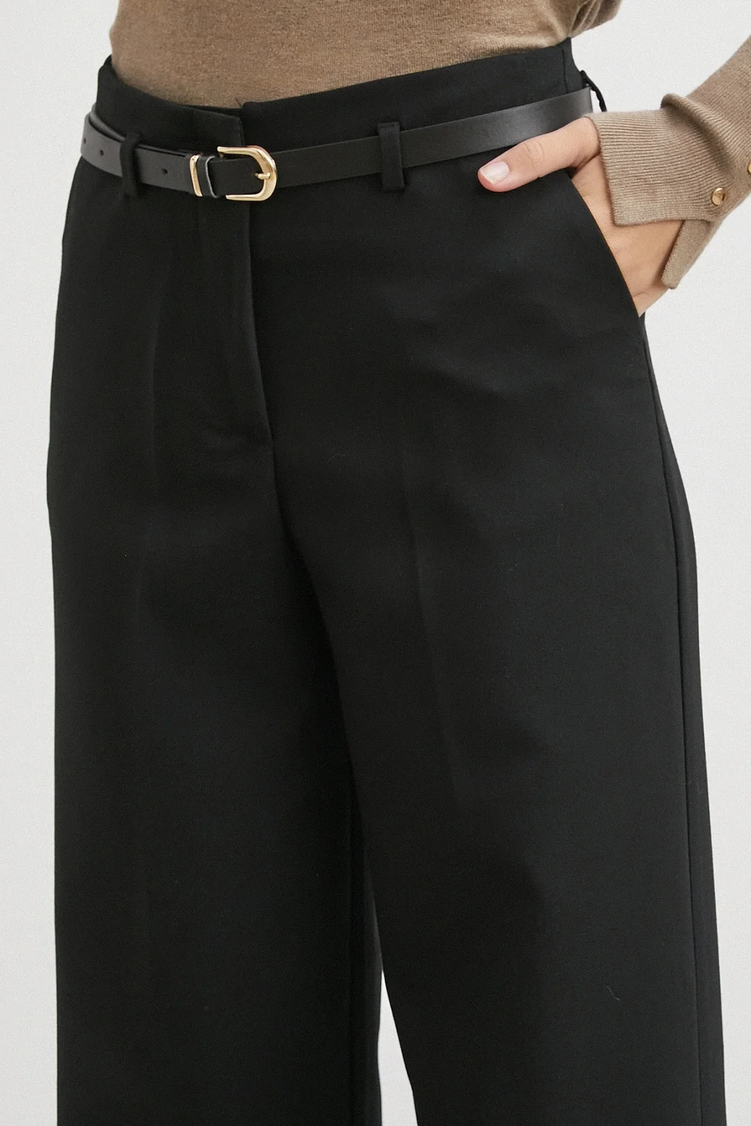 Yüksek Bel Paça Detaylı Kemerli Pantolon Siyah
