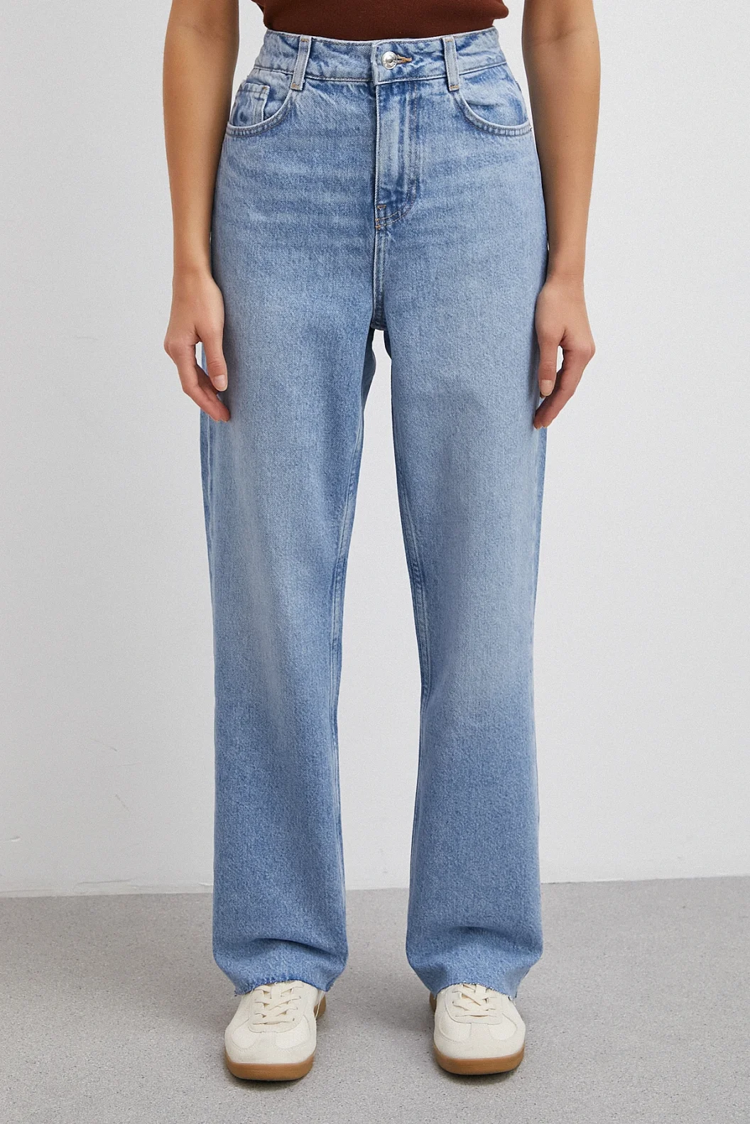 Yüksek Bel Beş Cepli Kesik Paça Jean Mavi