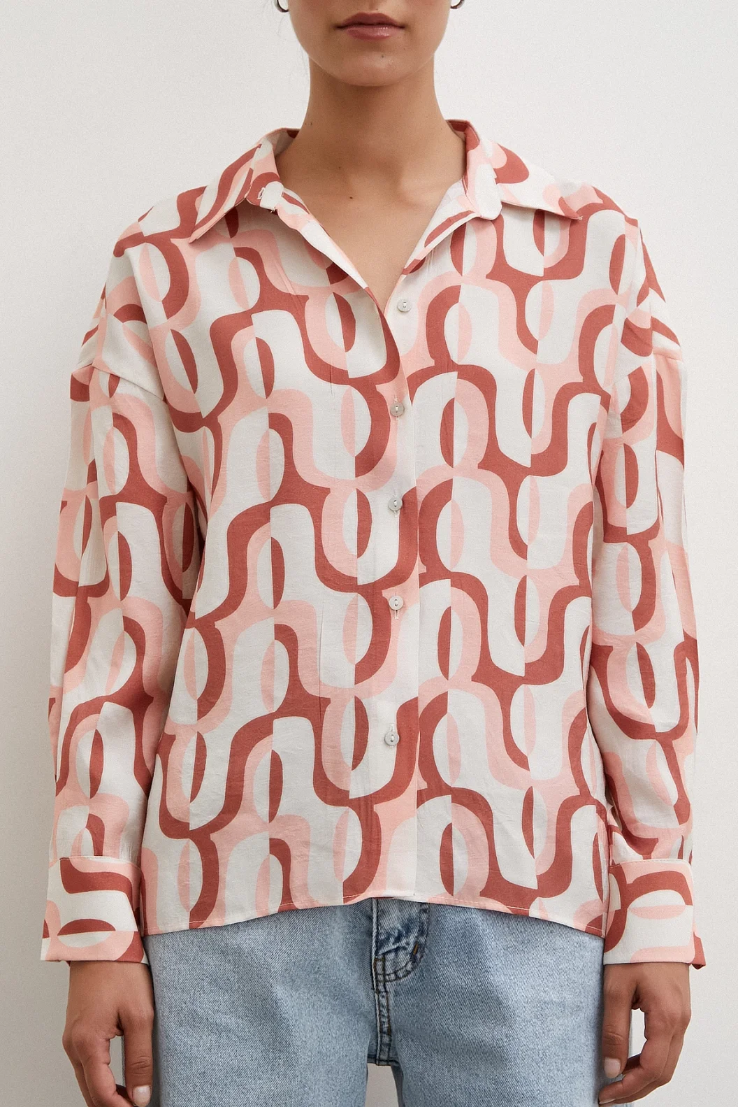 قميص بوب كريم التسعينيات