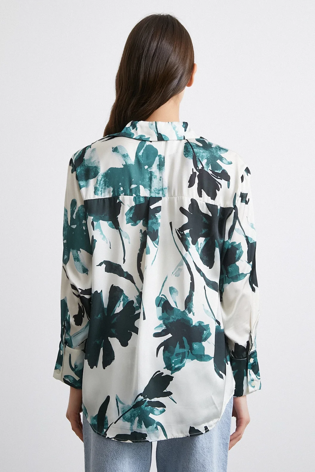 قميص بتصميم زهري بساتان