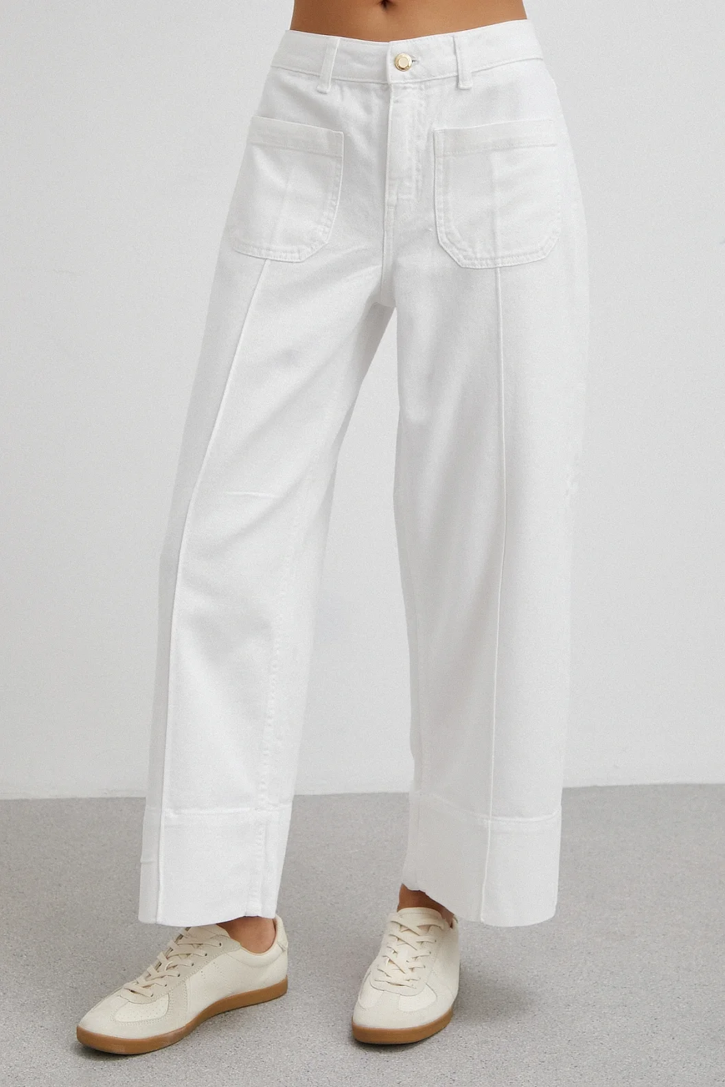 Önü Cepli Paça Detaylı Jean Beyaz