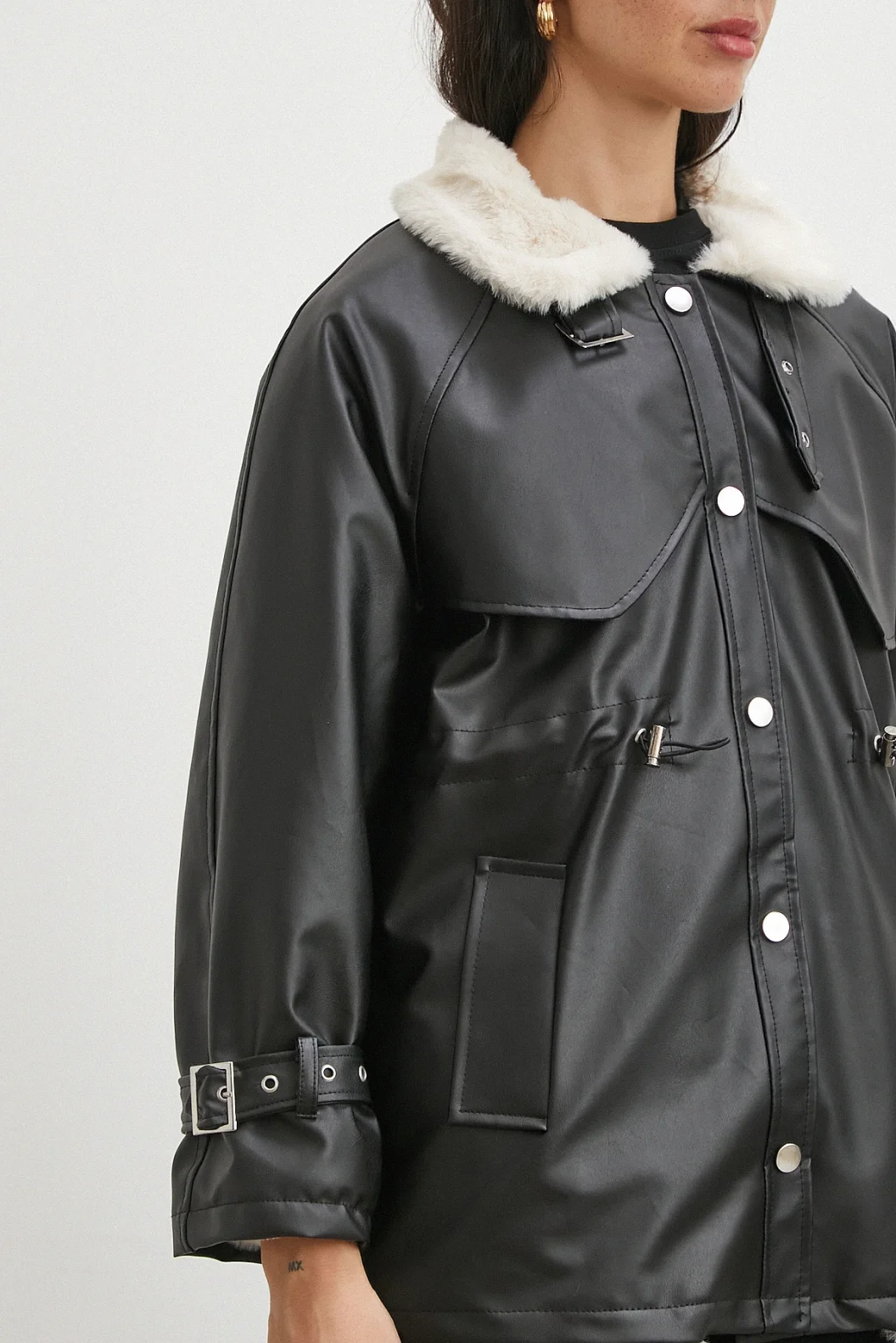 Kürklü Yaka Detaylı Deri Ceket Siyah