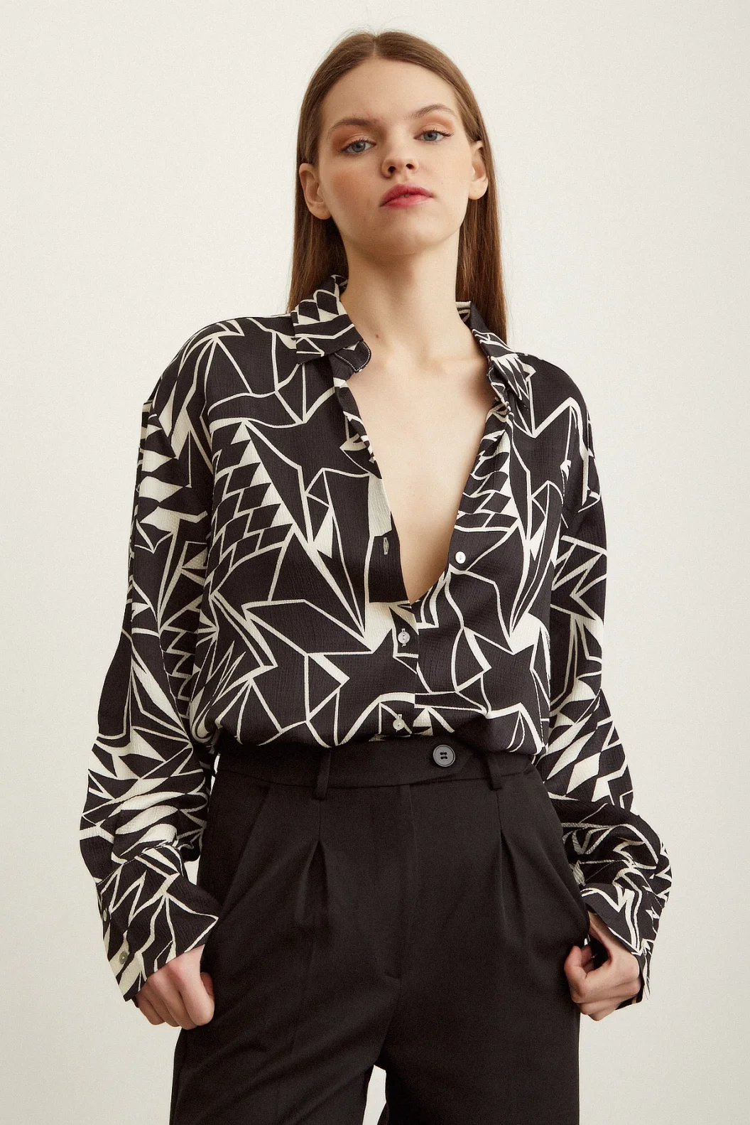 Geschichtete Reliefmuster Shirt Schwarz